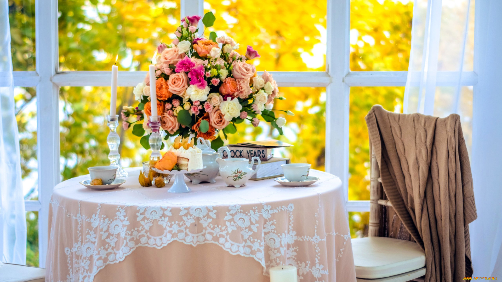 еда, сервировка, свечи, букет, физалис, стол