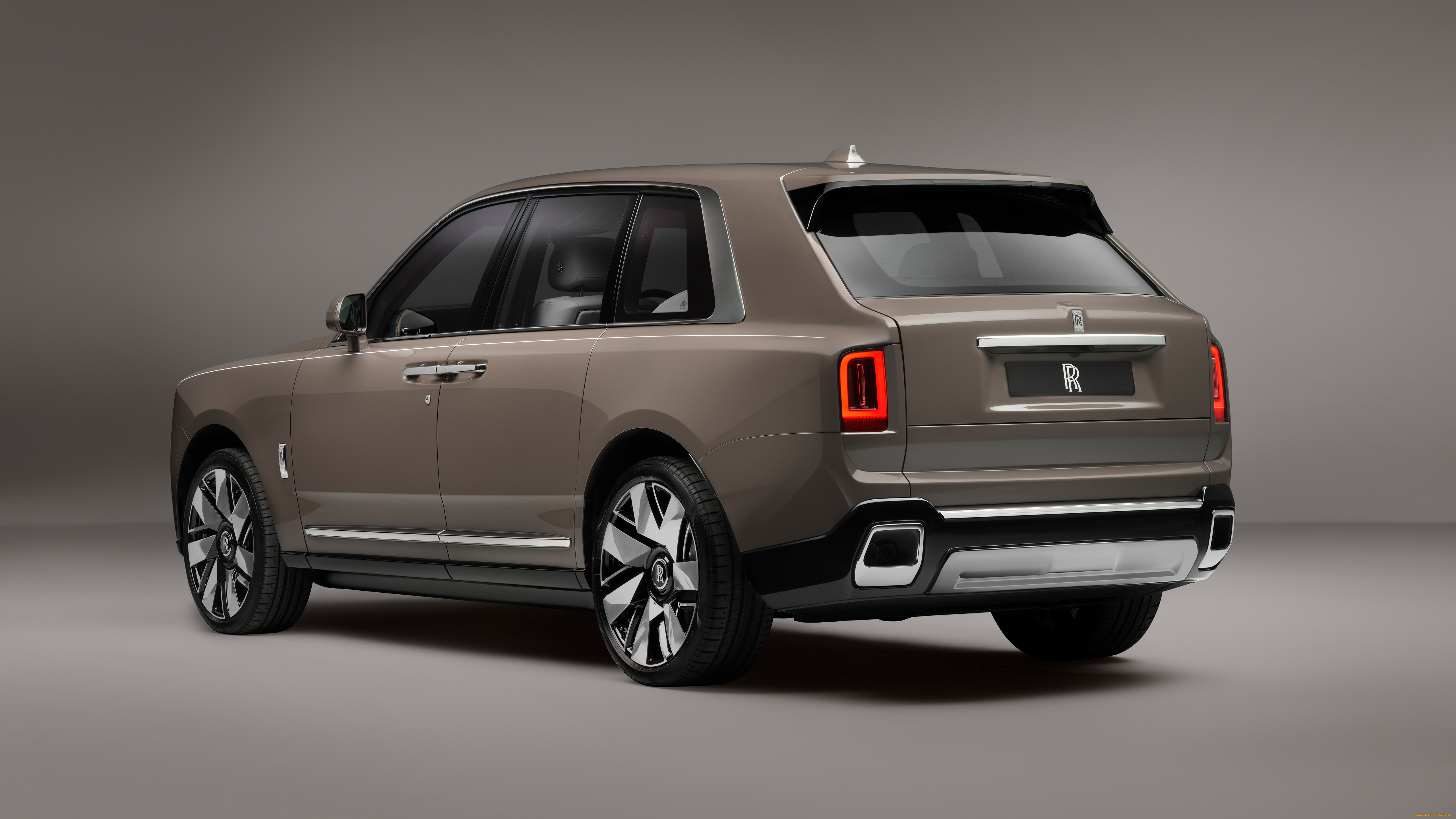 rolls-royce, cullinan, series, ii, 2024, автомобили, rolls-royce, rolls, royce, cullinan, two, series, 2024, джип, вид, сзади, студия