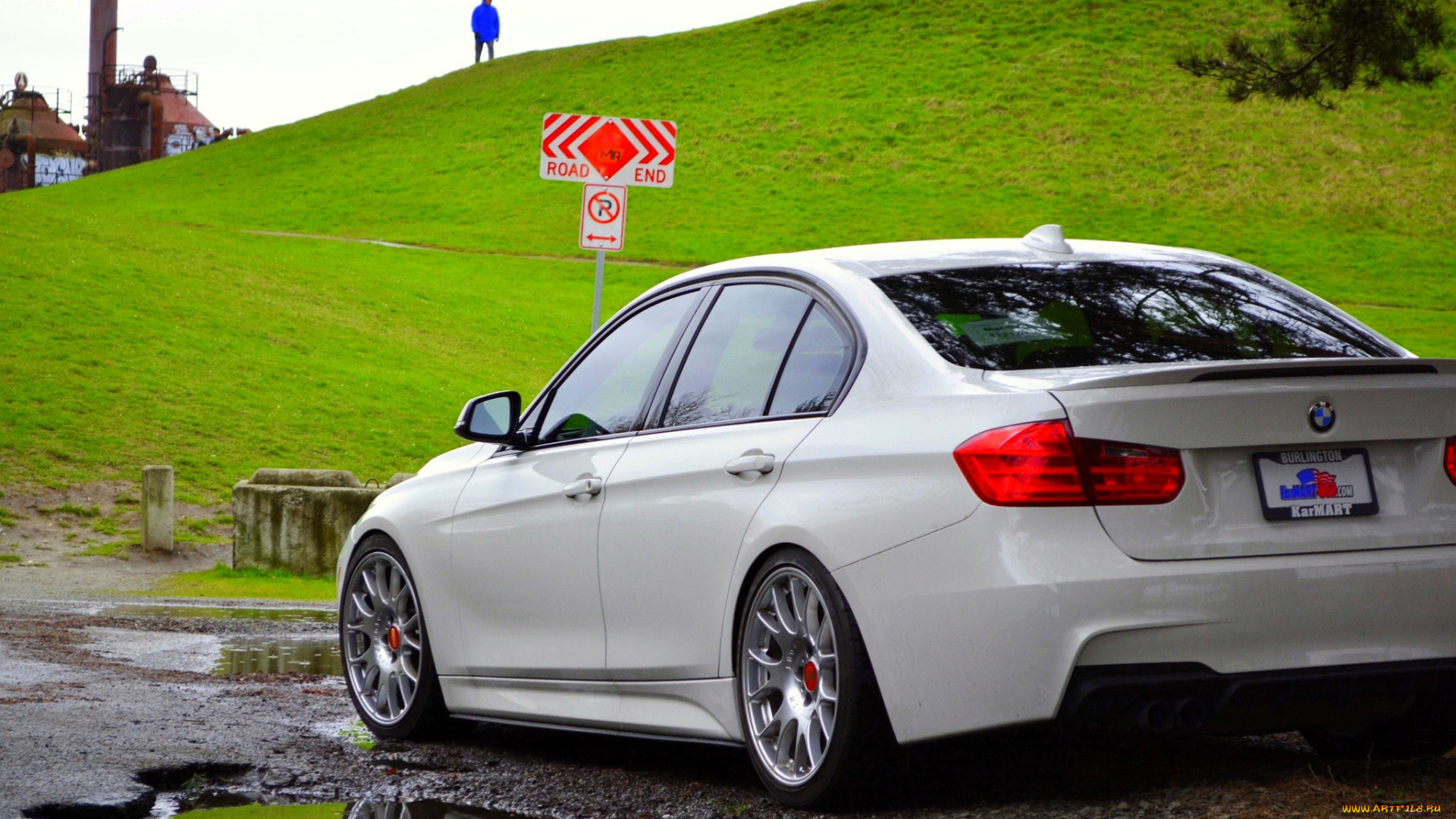 bmw, 3-й, серии, , f30, автомобили, bmw, белый, лужи, холм, дома, люди, лужайка