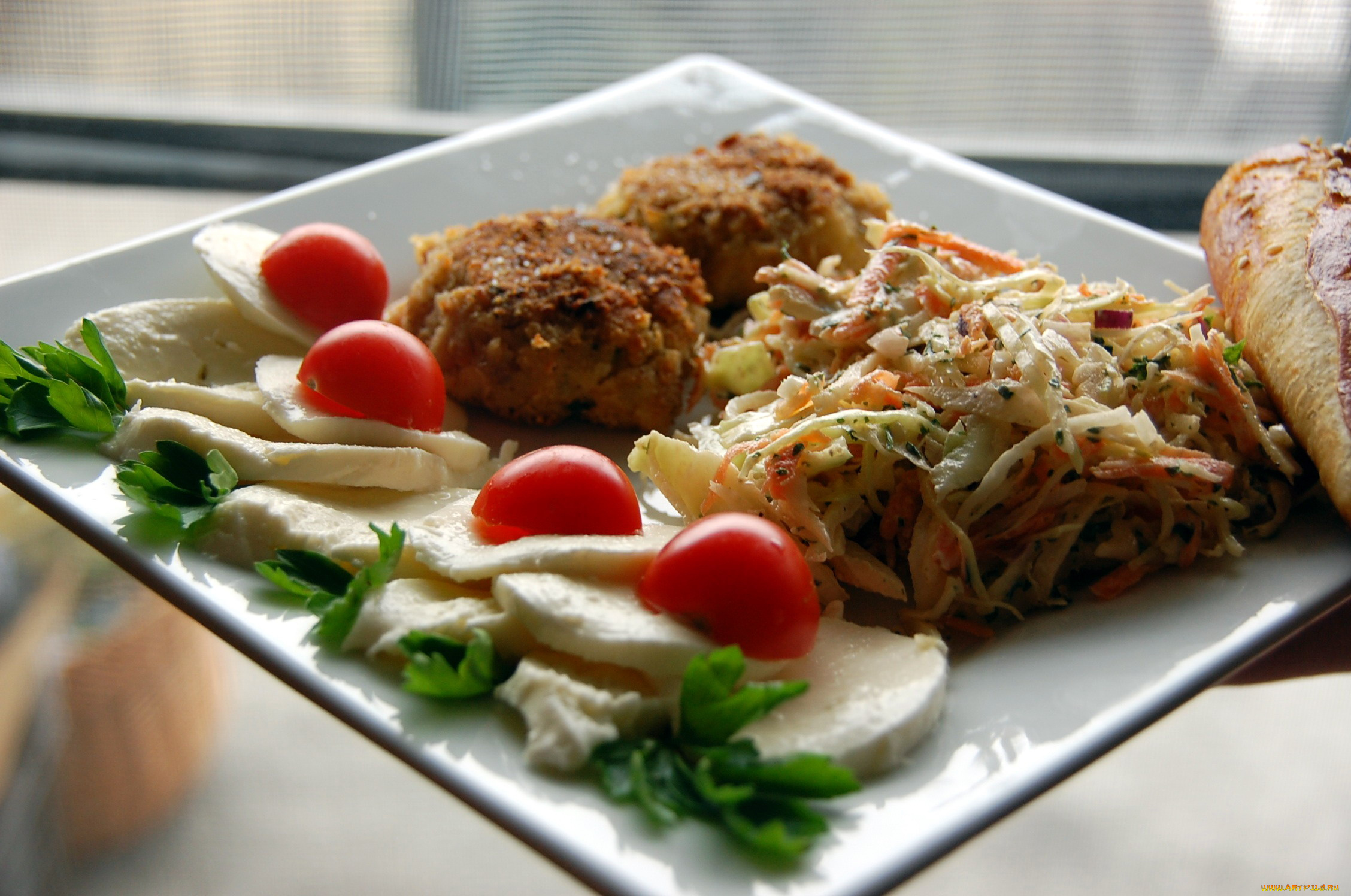 еда, вторые, блюда, салат, котлеты, помидоры