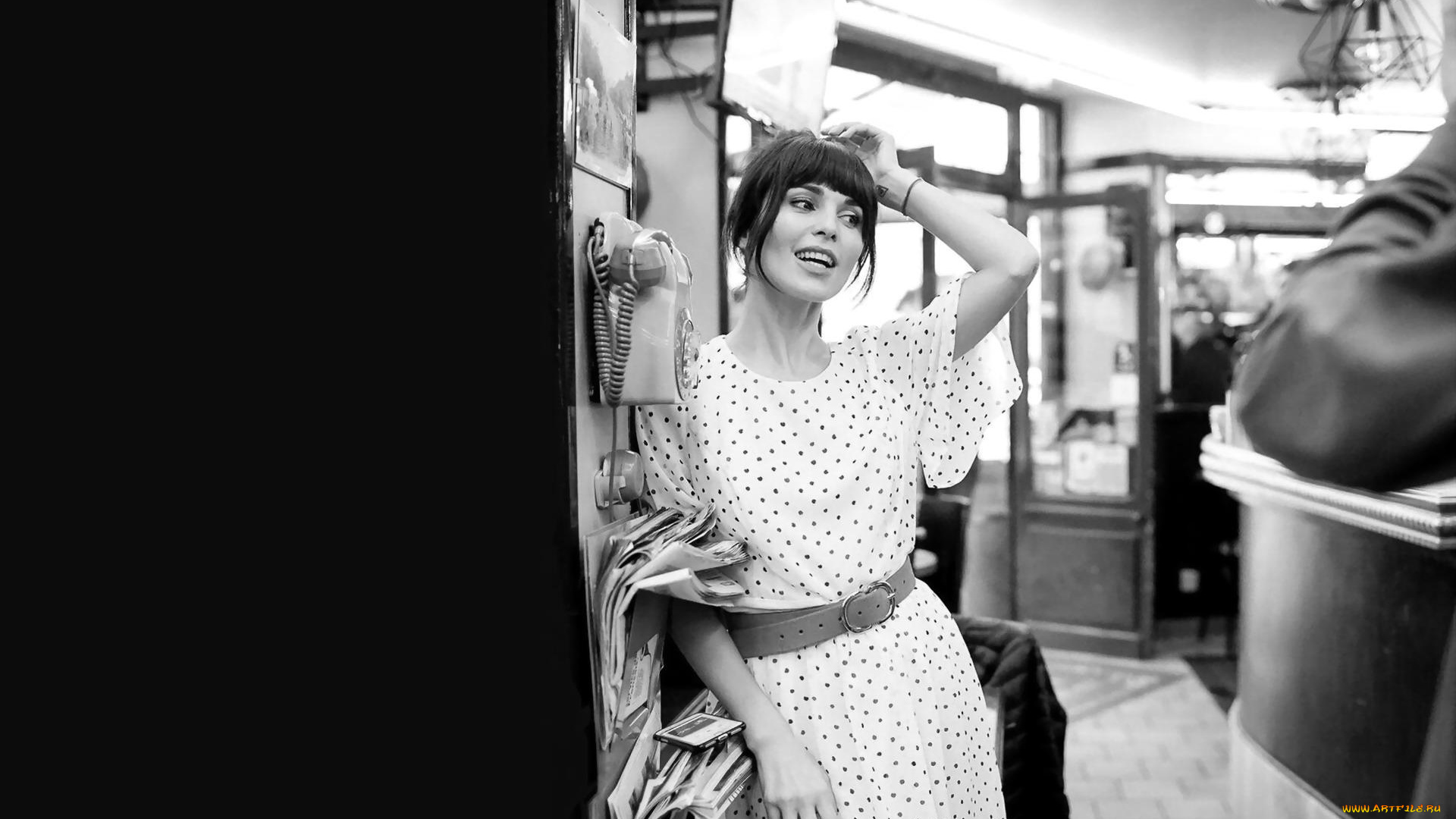 музыка, сати, казанова, певица, ретро, платье, телефон, коммуналка