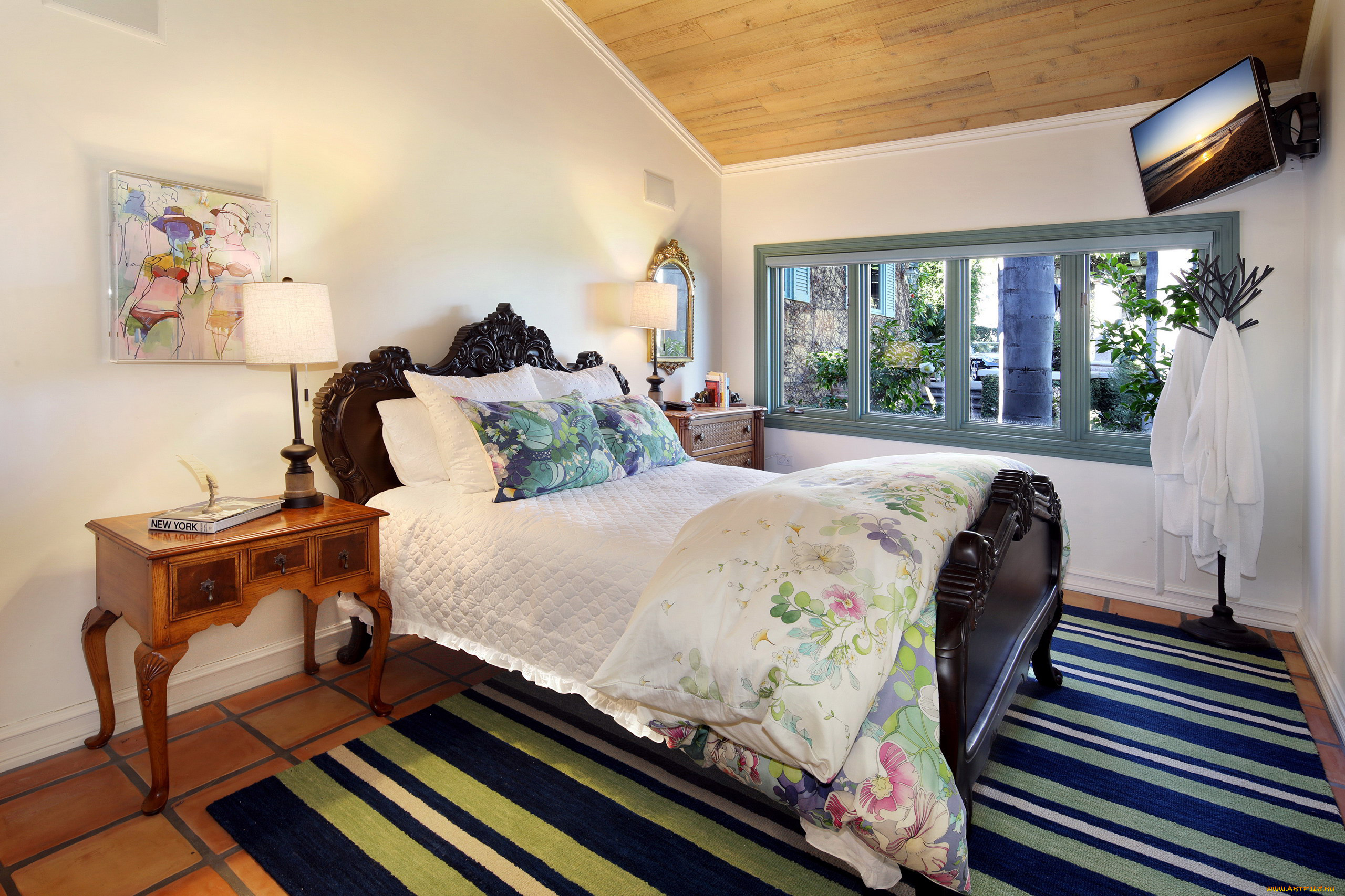 интерьер, спальня, кровать, телевизор, зеркало