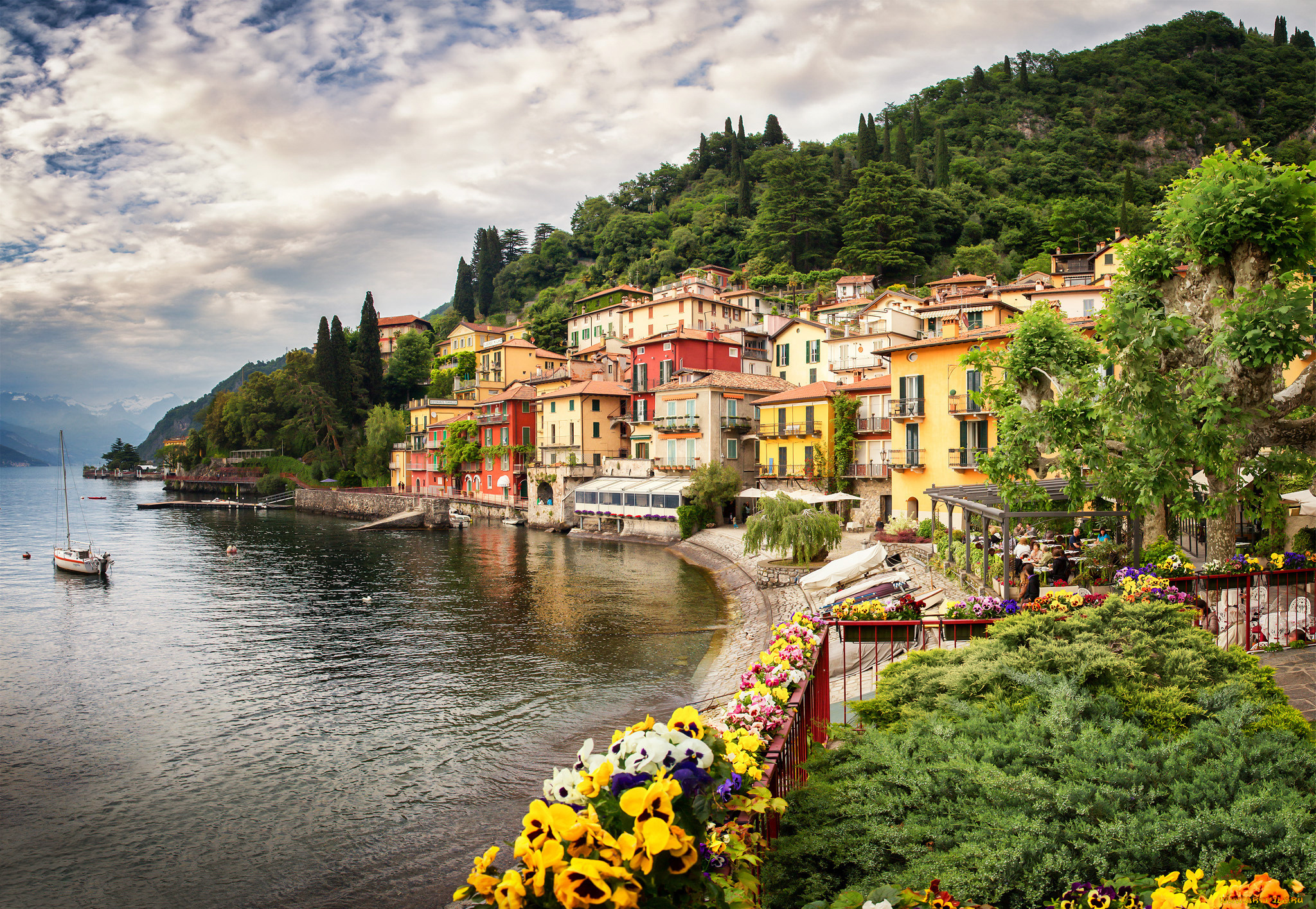 varenna, , italy, города, -, улицы, , площади, , набережные, здания, дома, город, италия, озеро, альпы, горы, деревья, цветы, природа