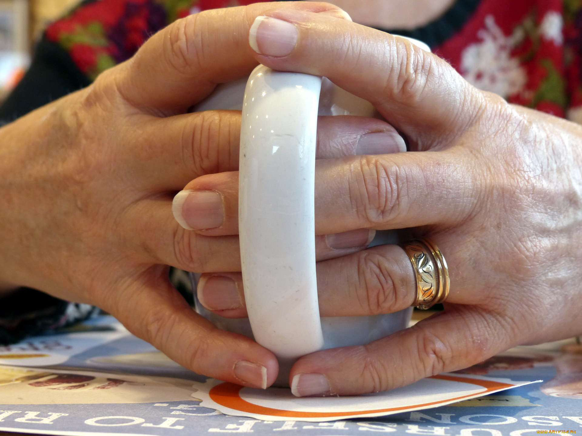 разное, руки, кольца, кружка