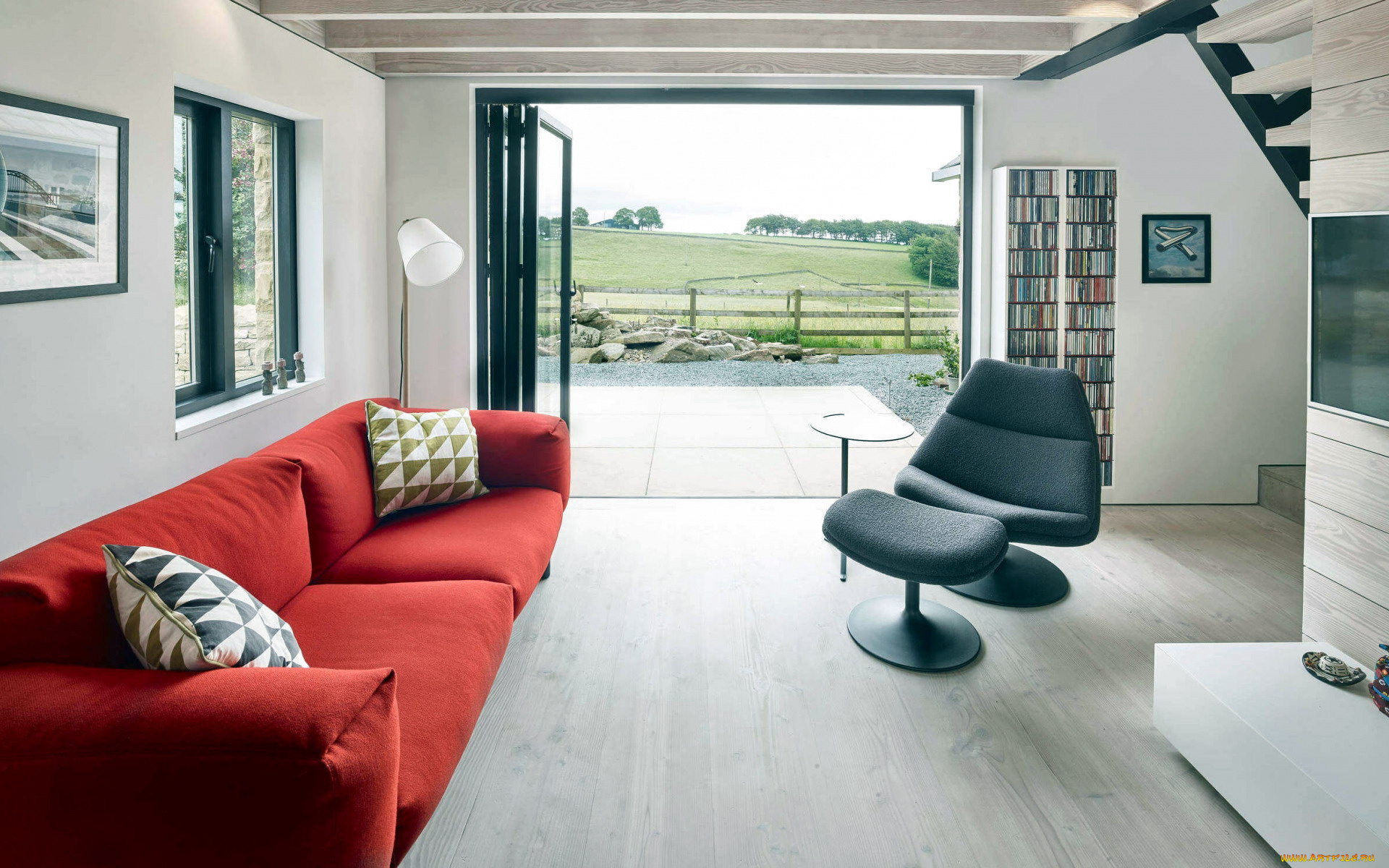 интерьер, гостиная, диван, телевизор, книжный, шкаф