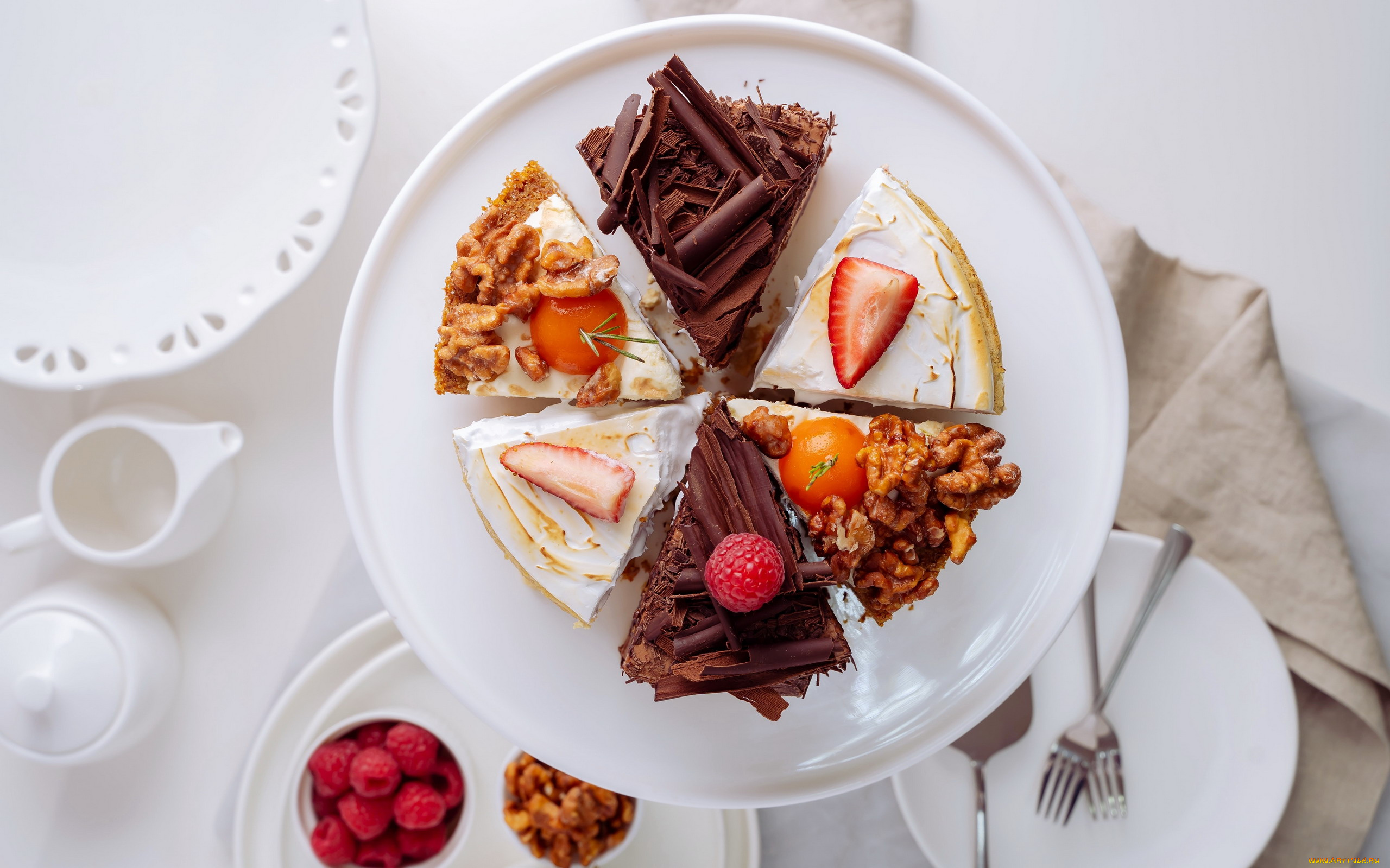 еда, пирожные, , кексы, , печенье, ягоды, орехи, ассорти