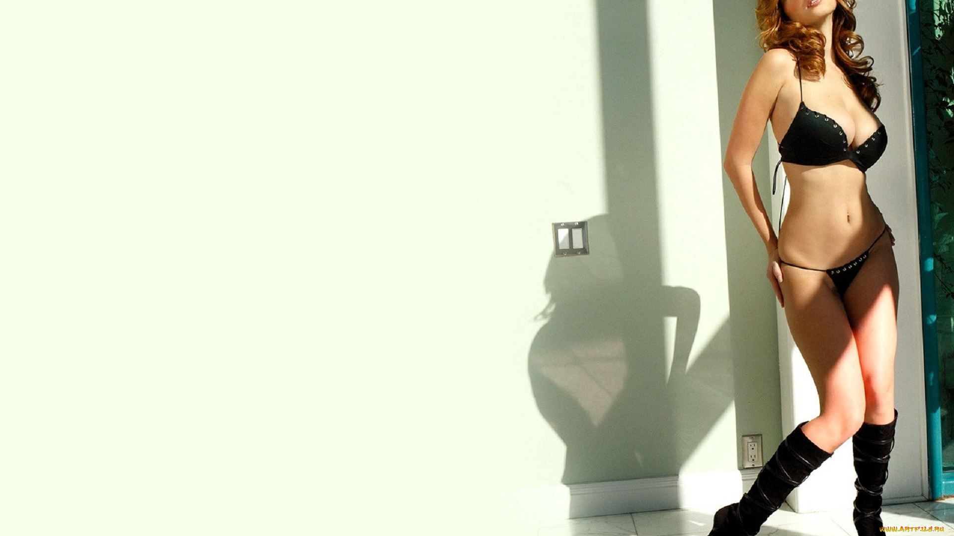 девушки, shay, laren, шатена, купальник, сапоги, стена