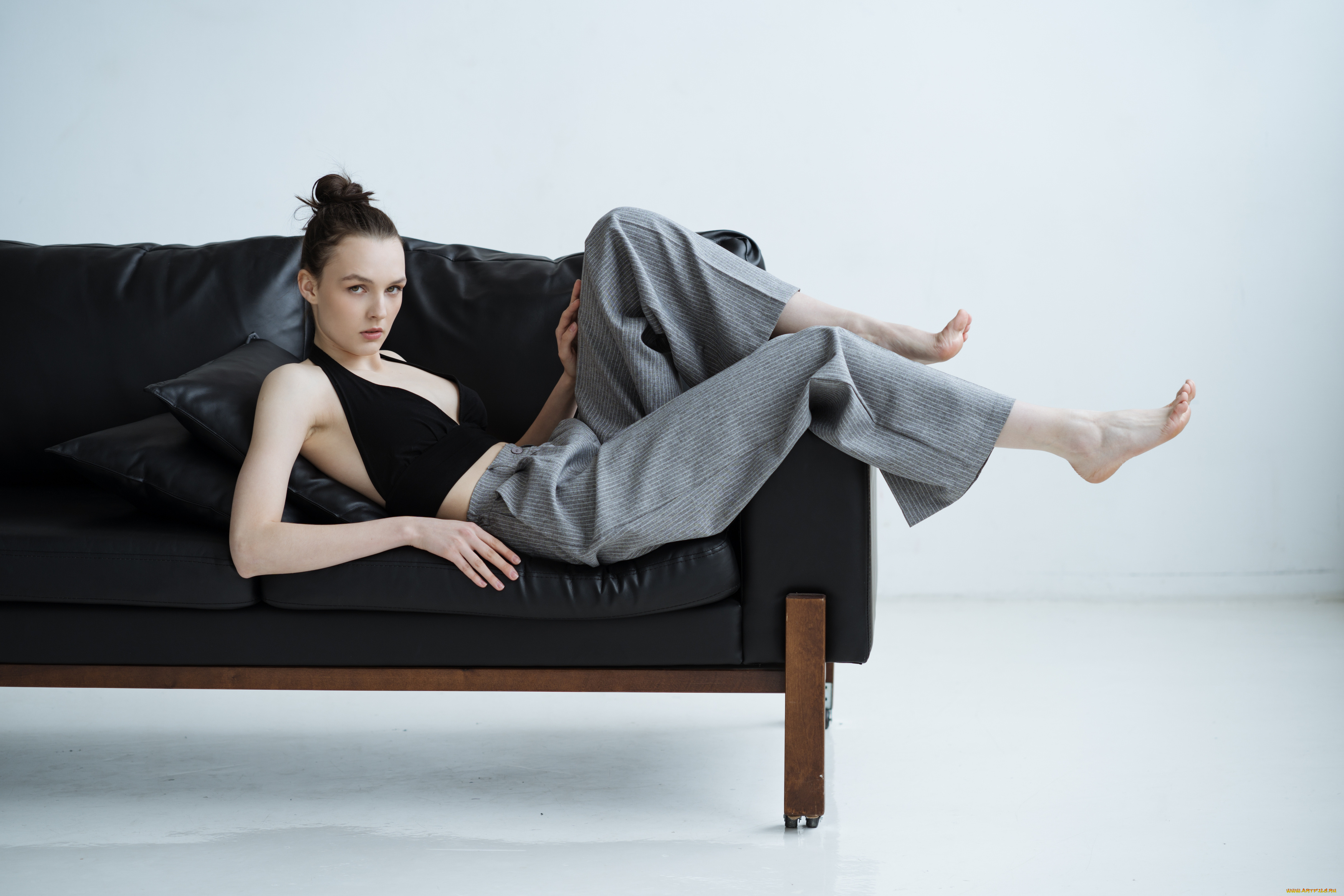 сексуальная, девушка, девушки, -, брюнетки, , шатенки, девушка, женщина, брюнетка, темноволосая, сексуальная, модель, звезда, позирует, разная, обувь, верхняя, стильная, одежда, нижнее, эротическое, бельё, трусы, лифчик, колготки, чулки, аксессуары, макияж, и, множество, элементов, на, фотографии