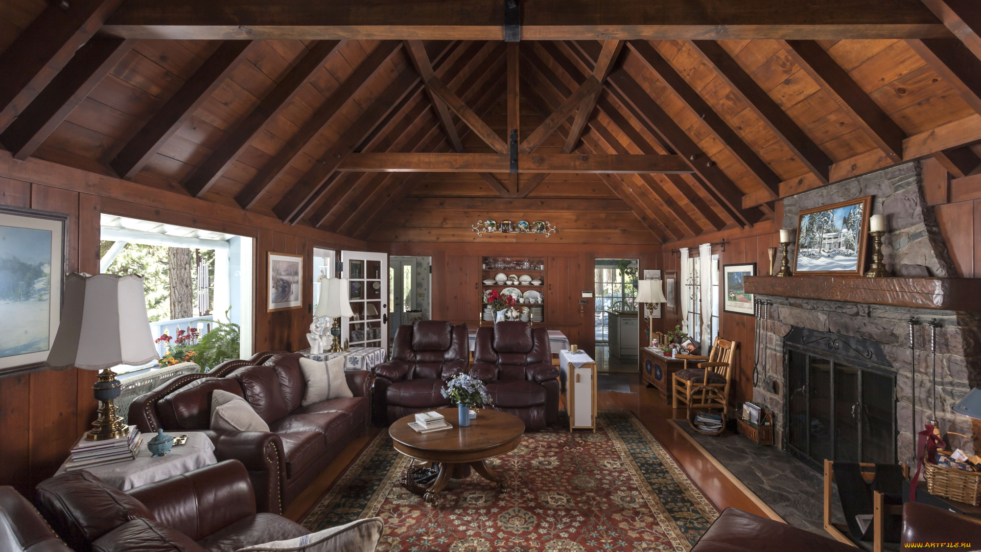 интерьер, гостиная, кресла, камин, балки