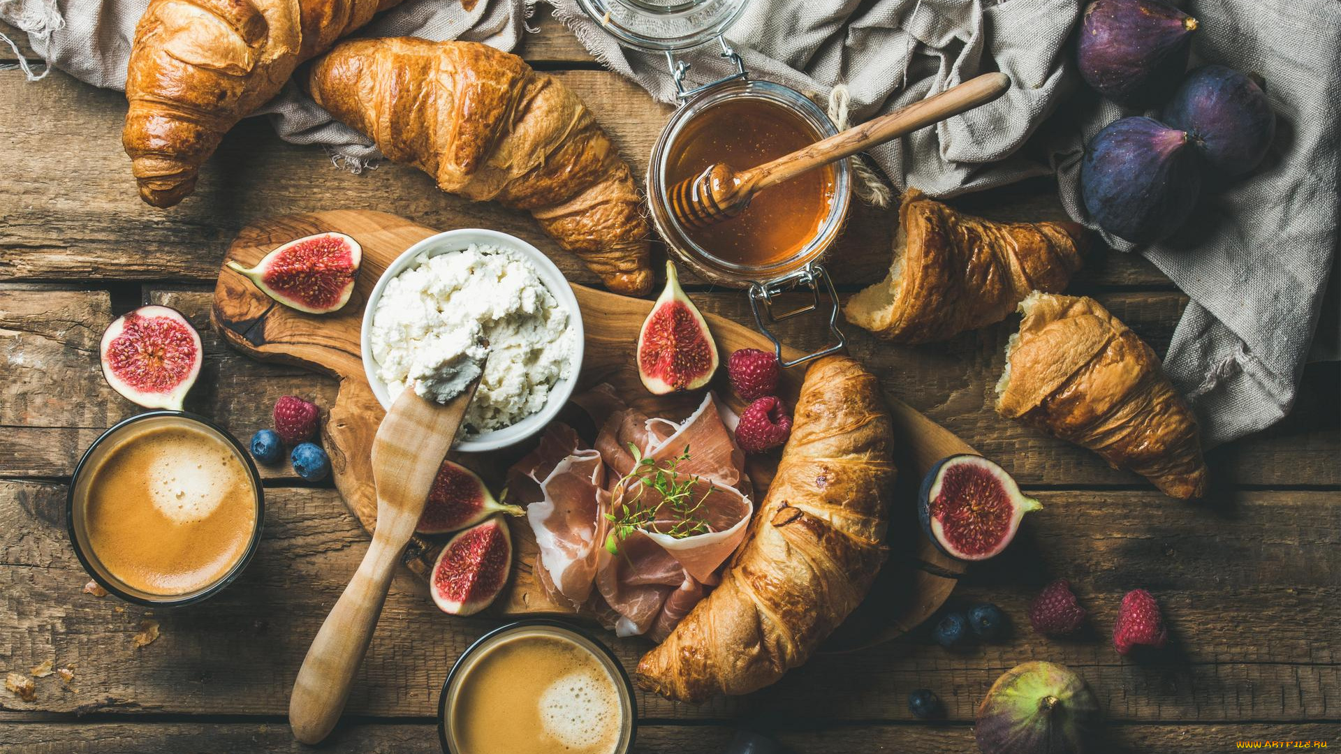 еда, хлеб, , выпечка, сыр, бекон, ricotta, круассаны