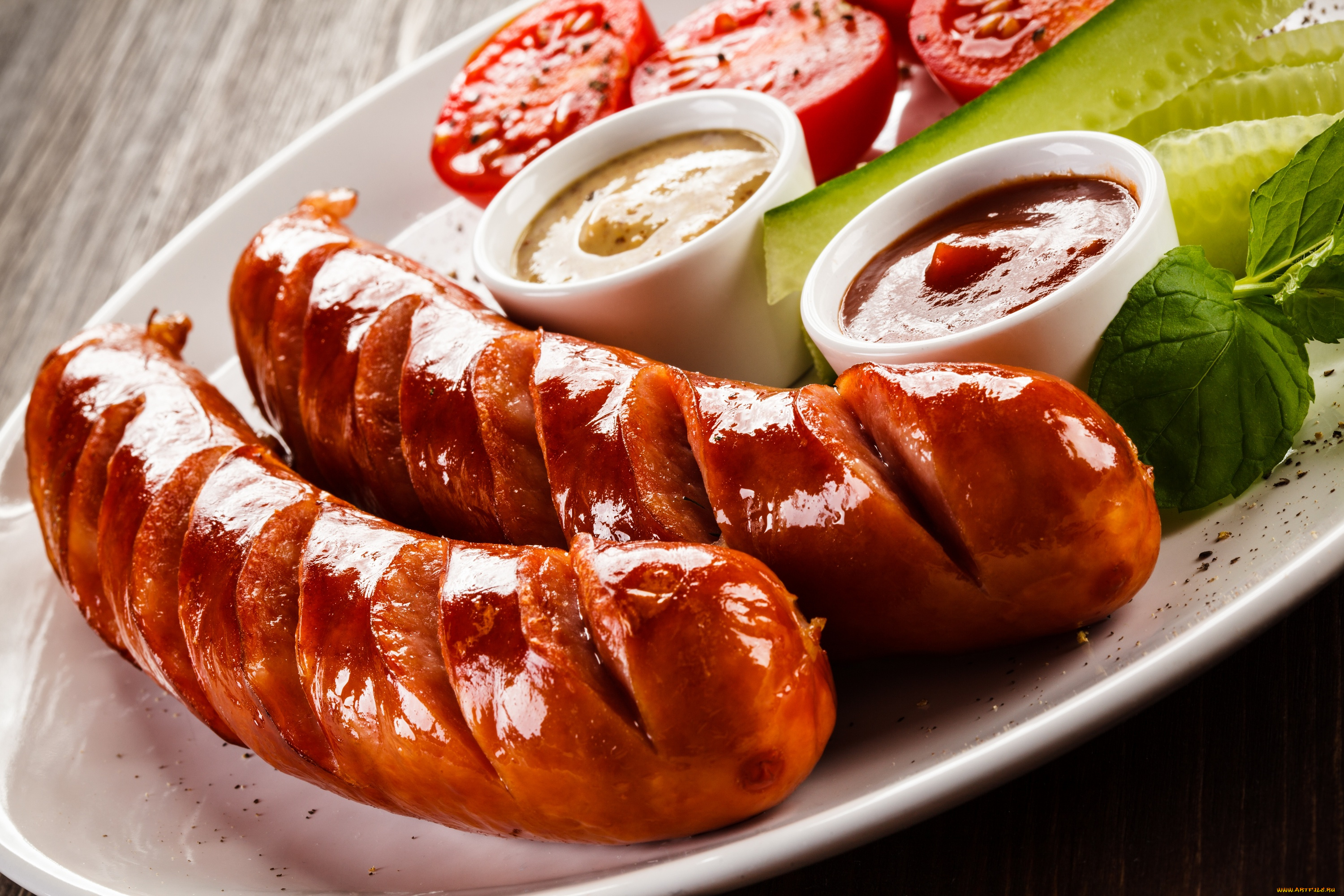 еда, шашлык, , барбекю, сосиска, кетчуп, томат, гриль, горчица, мята, огурец, помидоры