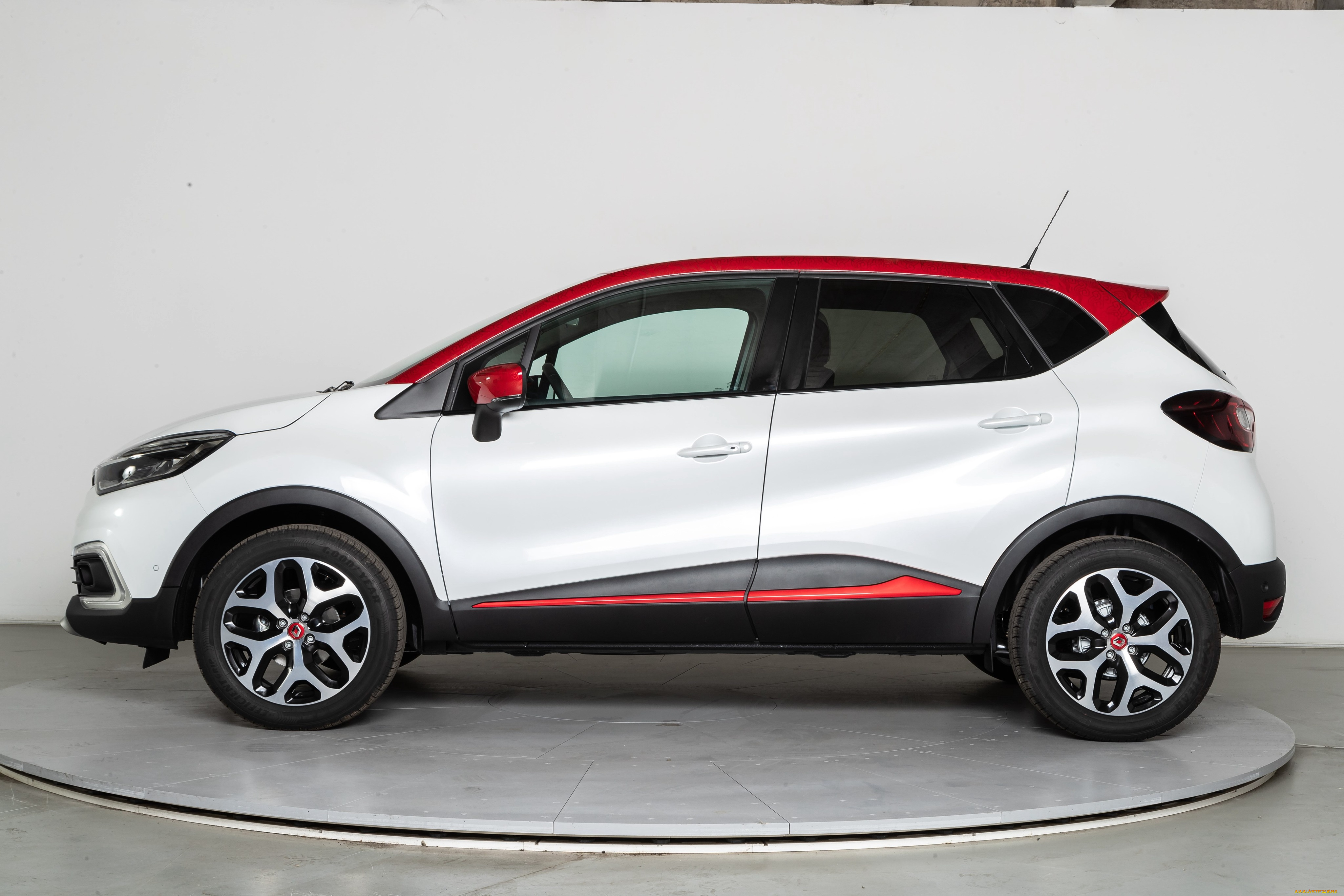 автомобили, renault