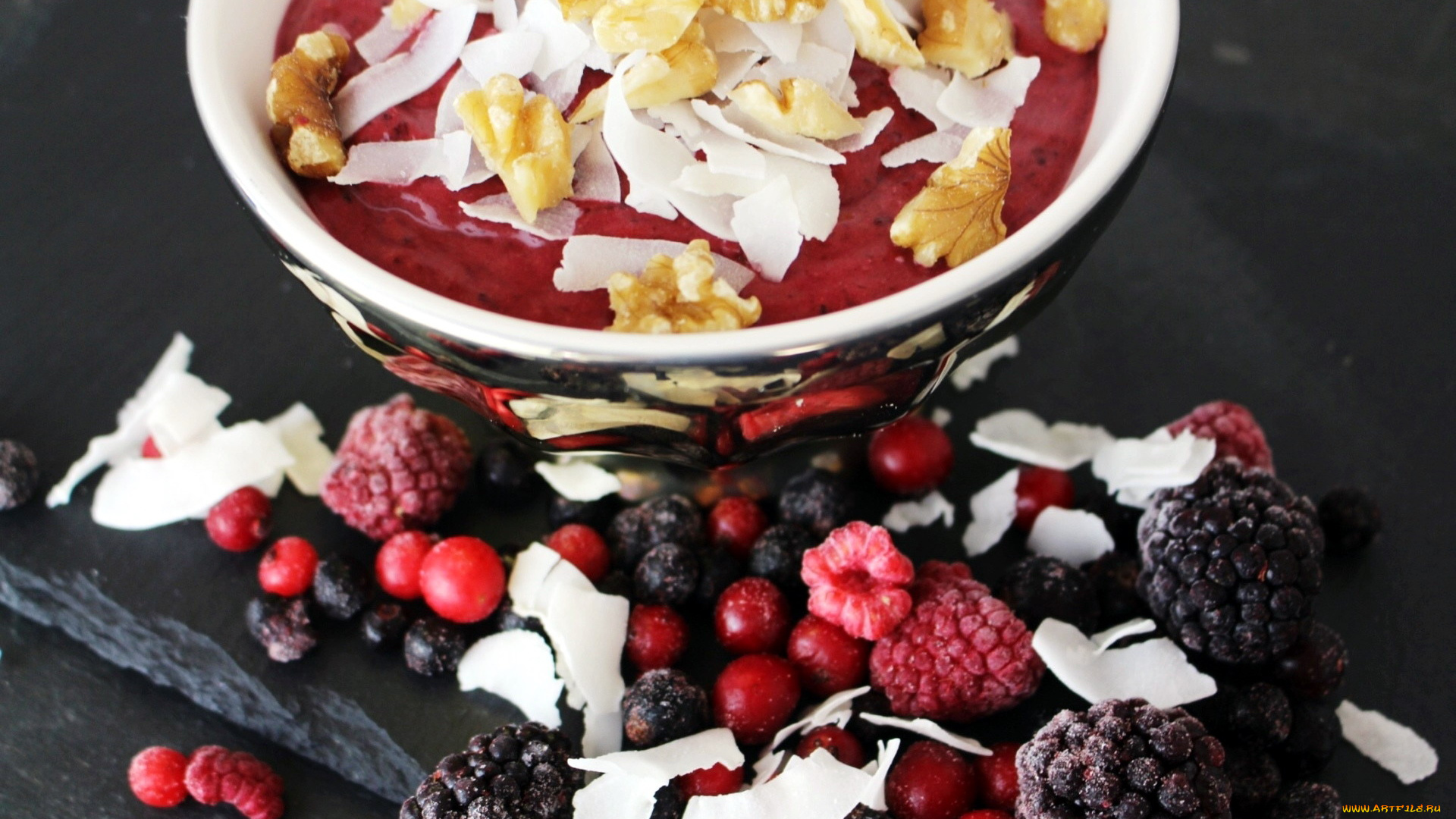 еда, мороженое, , десерты, ежевика, десерт, малина, клюква, орехи