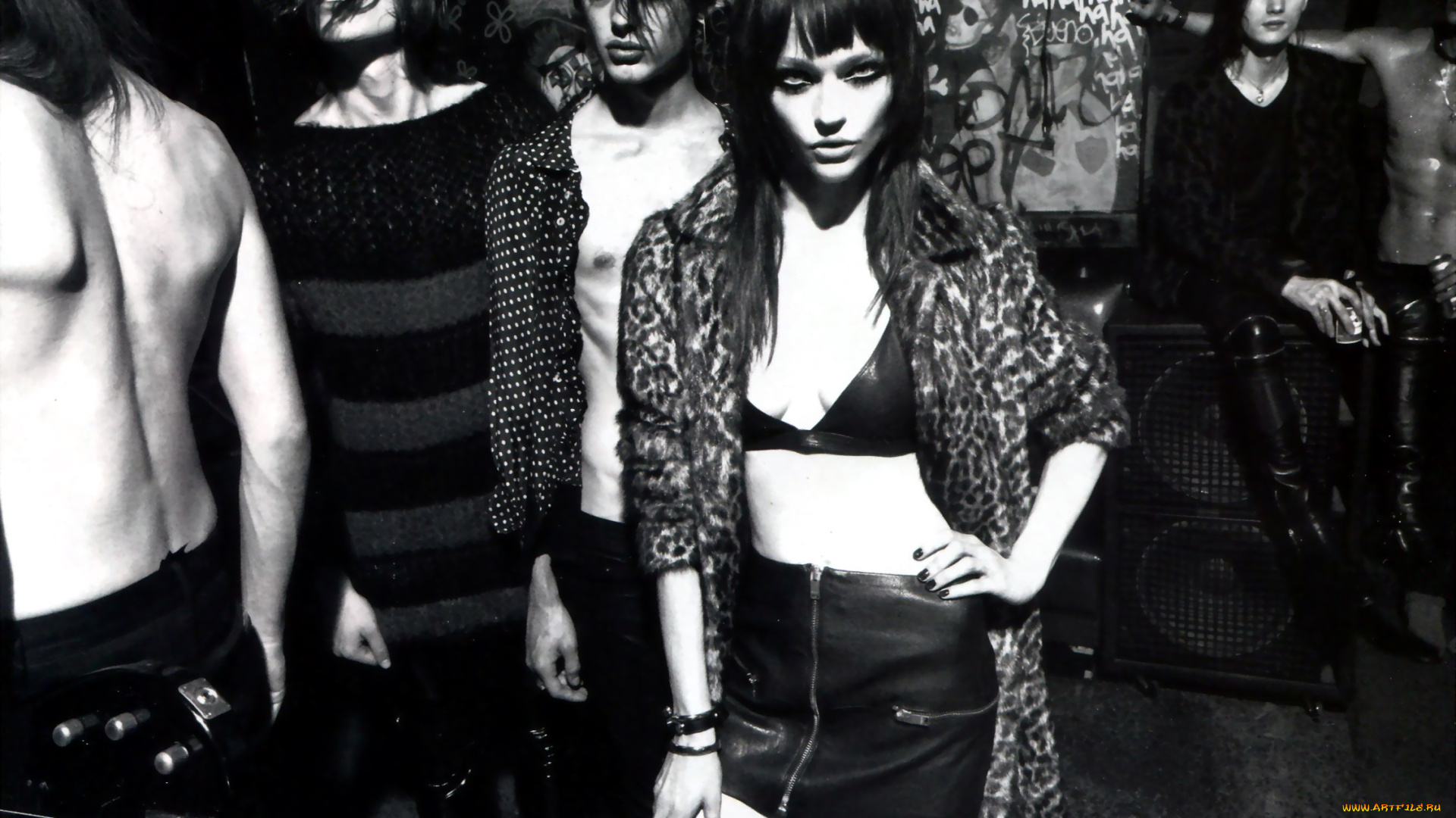 разное, знаменитости, саша, пивоварова, парни, черно-белая