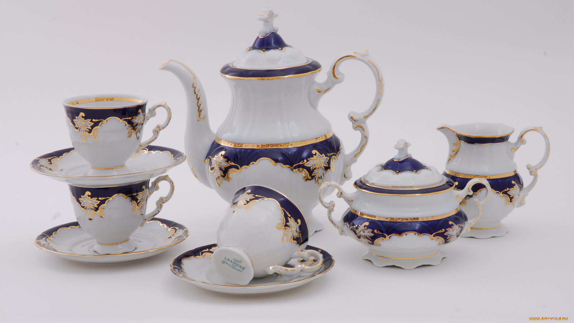 разное, посуда, столовые, приборы, кухонная, утварь, сервиз, фарфор, чайник, чашки, тарелочки