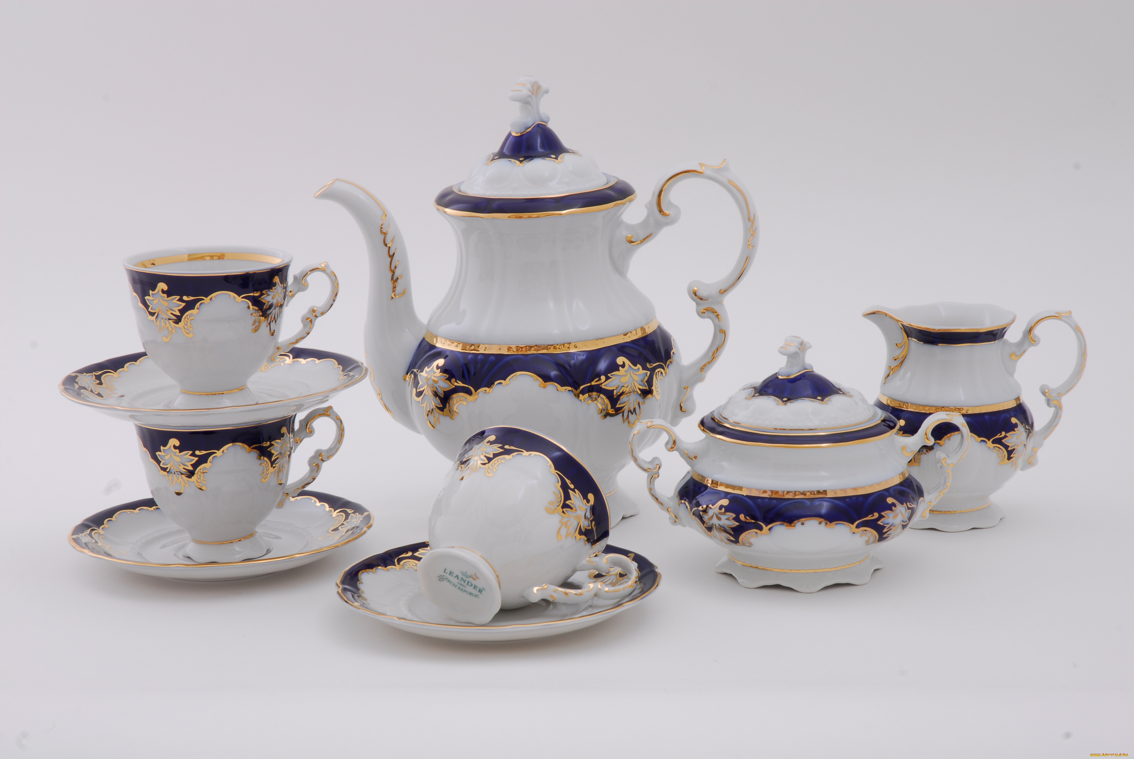 разное, посуда, столовые, приборы, кухонная, утварь, сервиз, фарфор, чайник, чашки, тарелочки