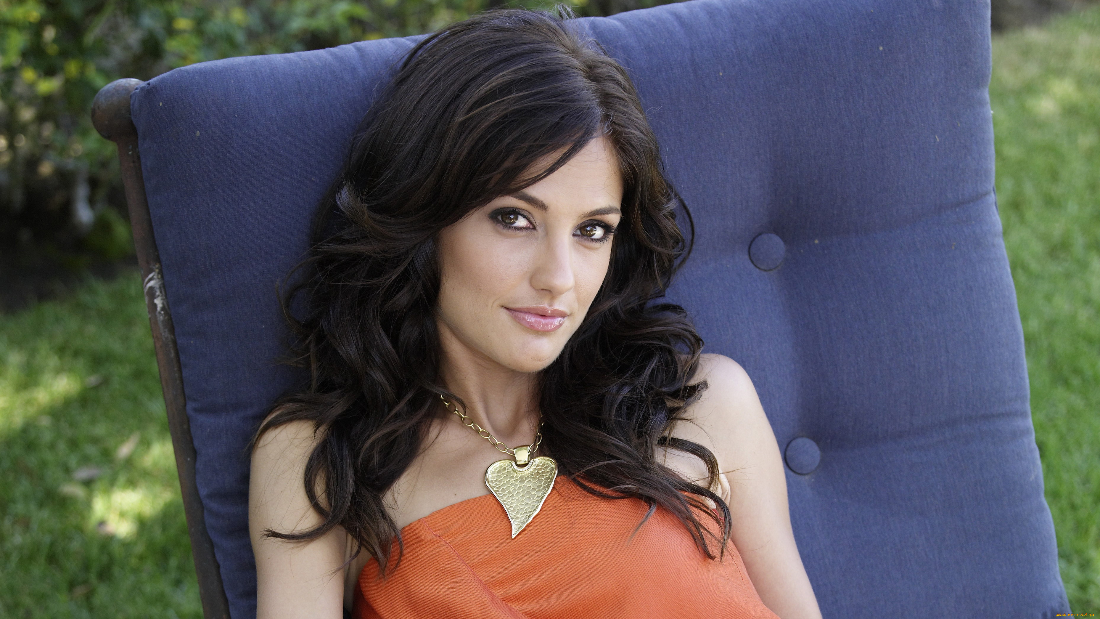 девушки, minka, kelly, брюнетка, лицо, кулон, кресло