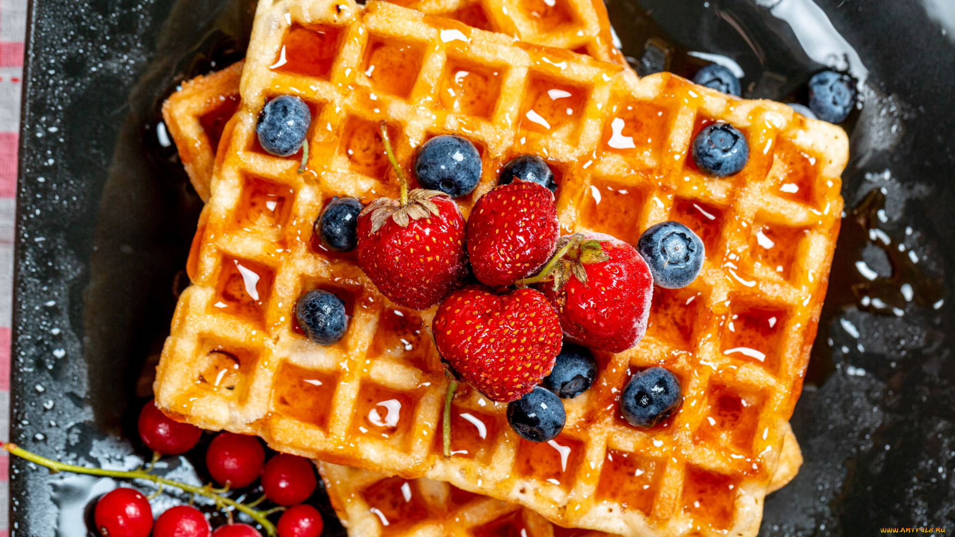 еда, блины, , оладьи, вафли, мед, клубника