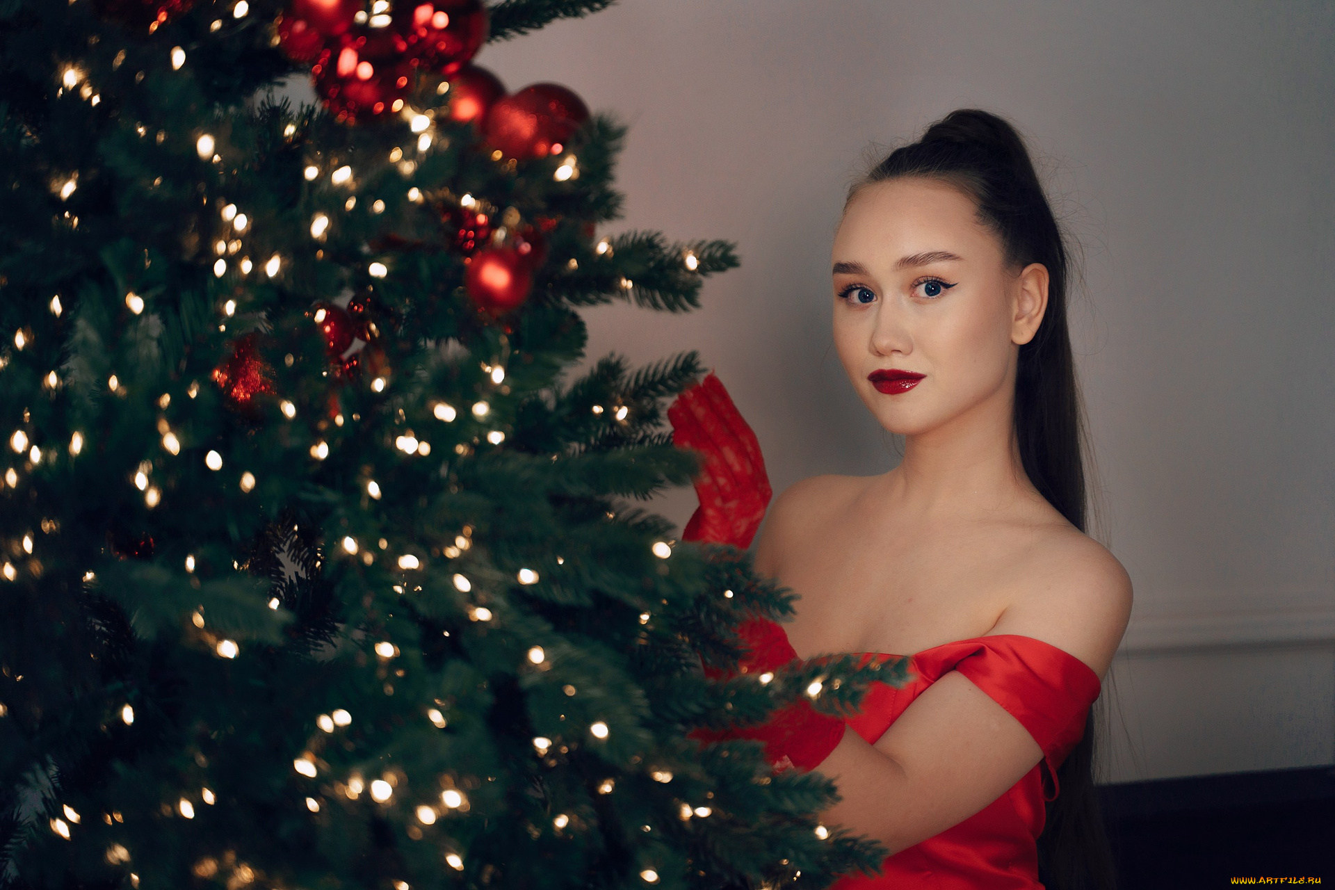 красивая, девушка, девушки, -, лица, , портреты, девушка, женщина, брюнетка, темноволосая, сексуальная, модель, звезда, позирует, разная, обувь, верхняя, стильная, одежда, нижнее, эротическое, бельё, трусы, лифчик, колготки, чулки, аксессуары, макияж, и, множество, элементов, на, фотографии