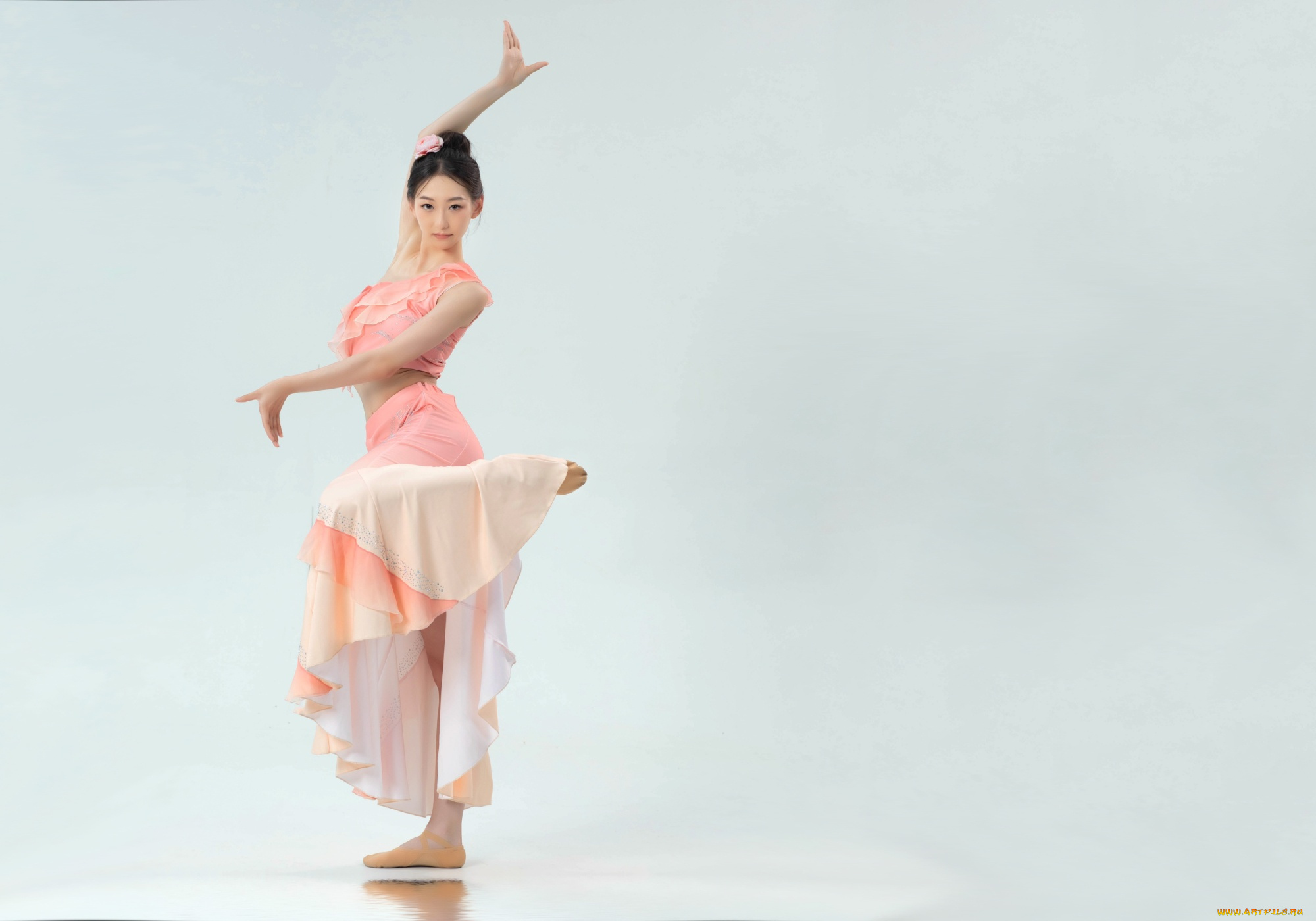 красивая, девушка, девушки, -, азиатки, девушка, женщина, брюнетка, темноволосая, сексуальная, модель, звезда, позирует, разная, обувь, верхняя, стильная, одежда, нижнее, эротическое, бельё, трусы, лифчик, колготки, чулки, аксессуары, макияж, и, множество, элементов, на, фотографии