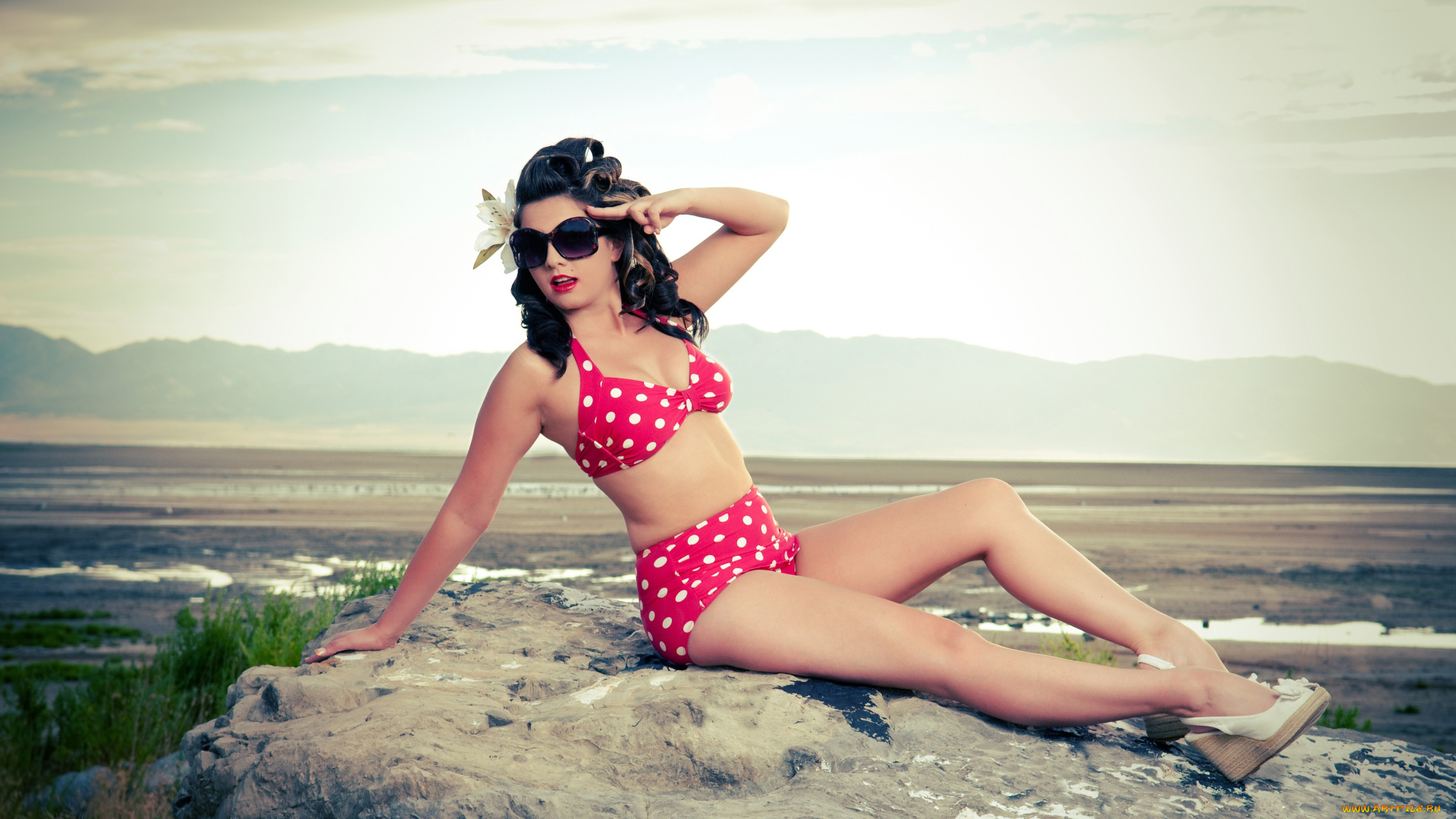 -Unsort, Брюнетки, Шатенки, девушки, unsort, брюнетки, шатенки, камень, очки, бикини, долина