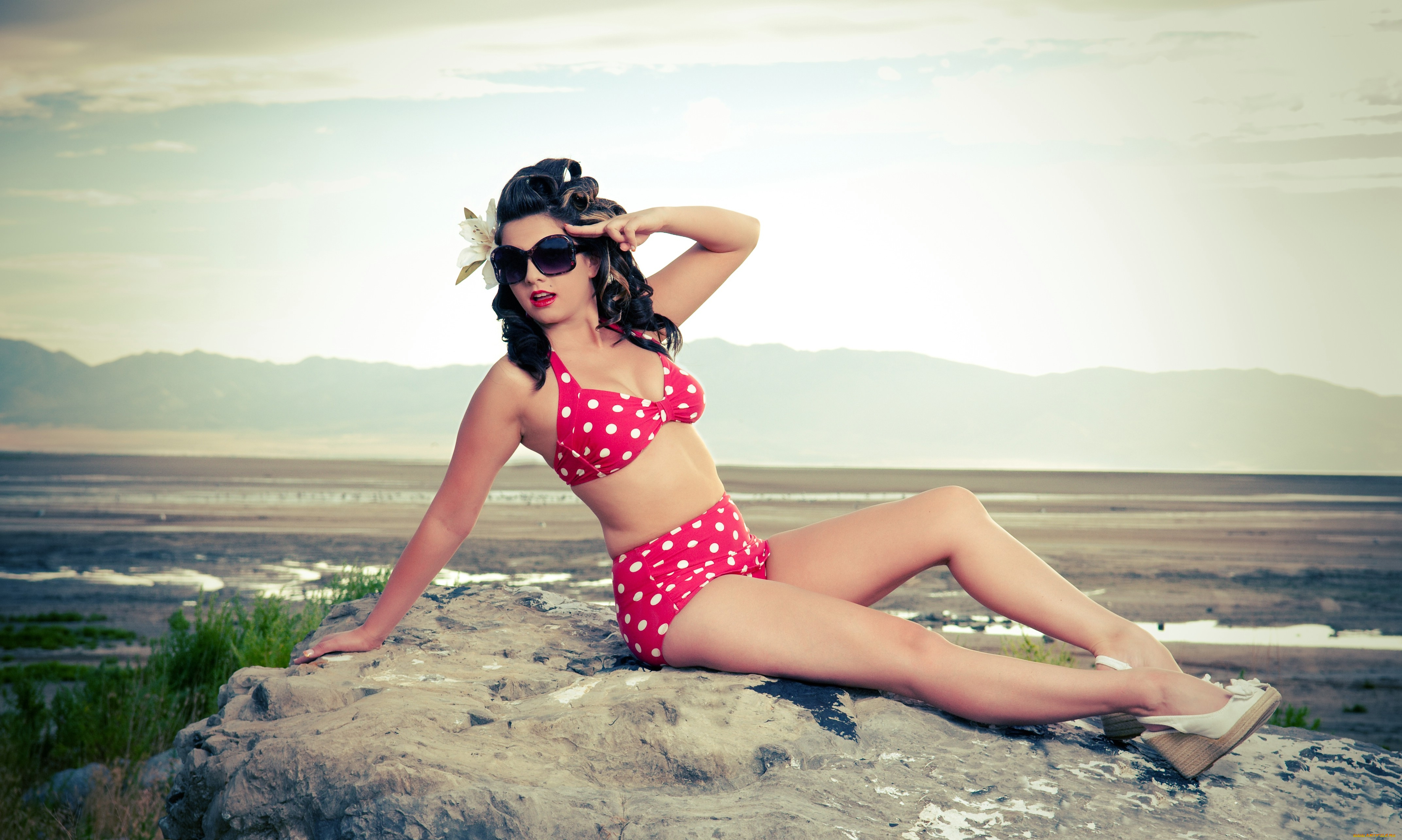 -Unsort, Брюнетки, Шатенки, девушки, unsort, брюнетки, шатенки, камень, очки, бикини, долина