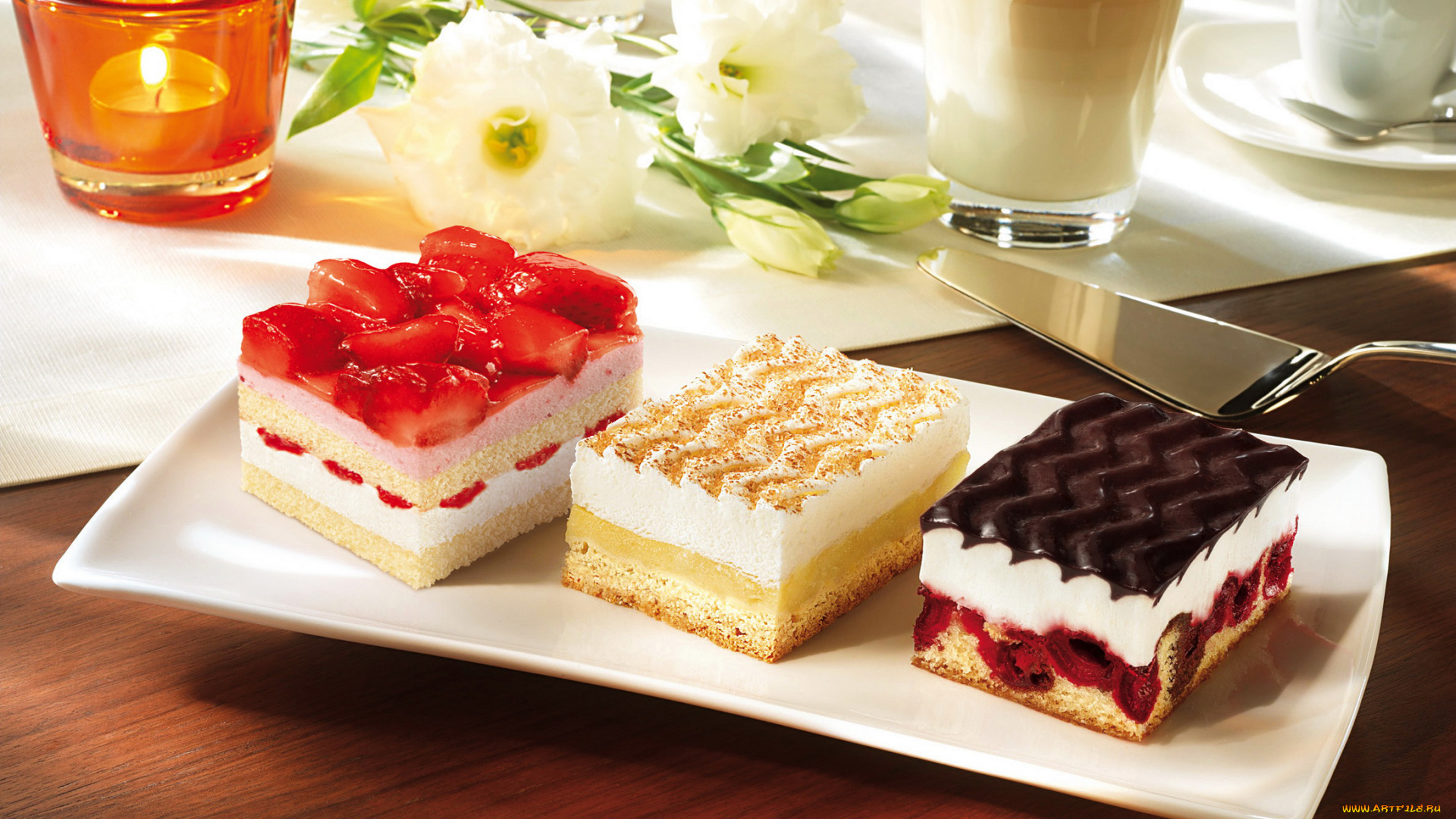 еда, пирожные, , кексы, , печенье, крем, свеча, эустома, клубника