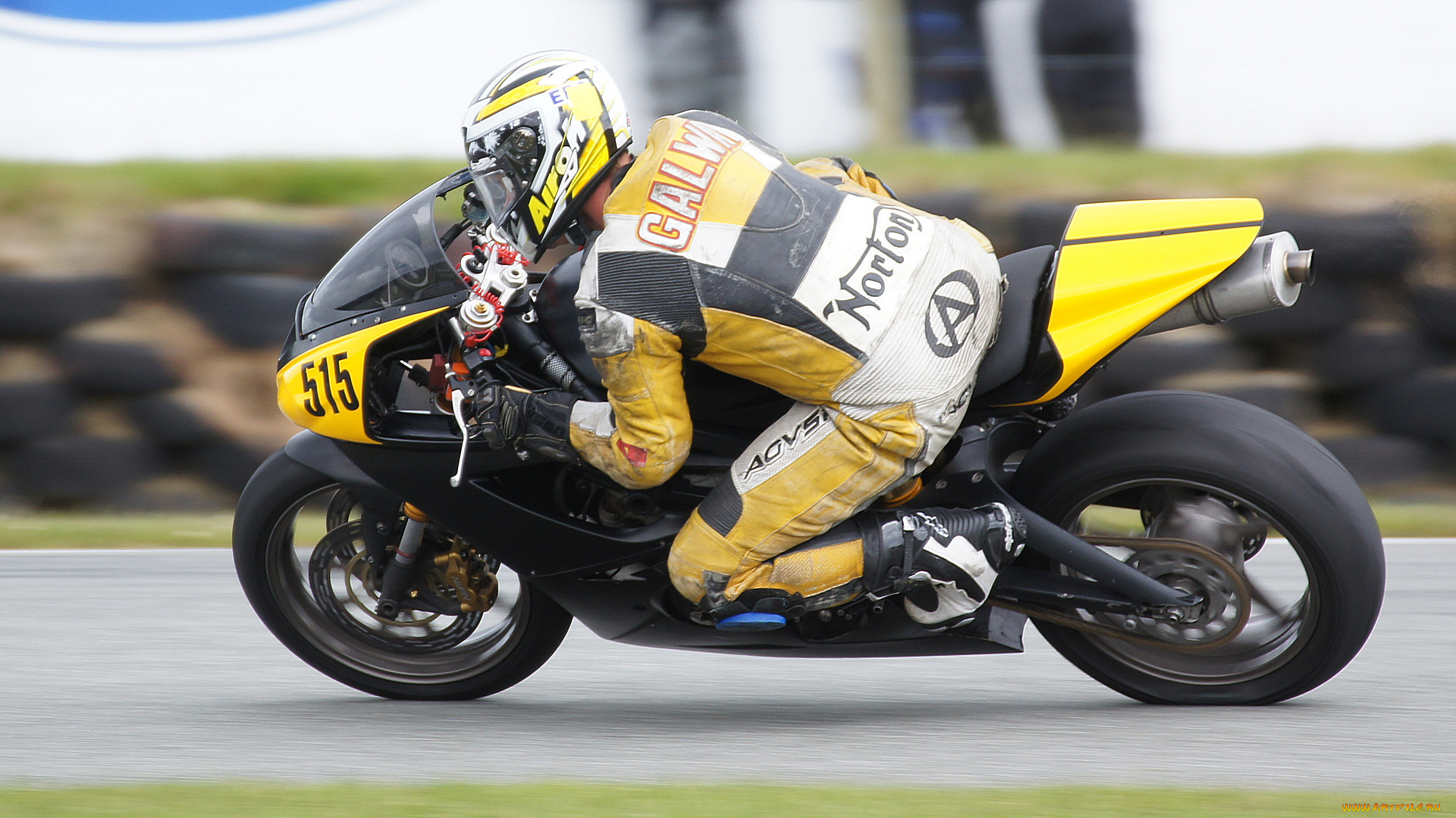 triumph, daytona, racing, bike, спорт, мотоспорт, вираж, байк, экипировка, гонщик, шлем