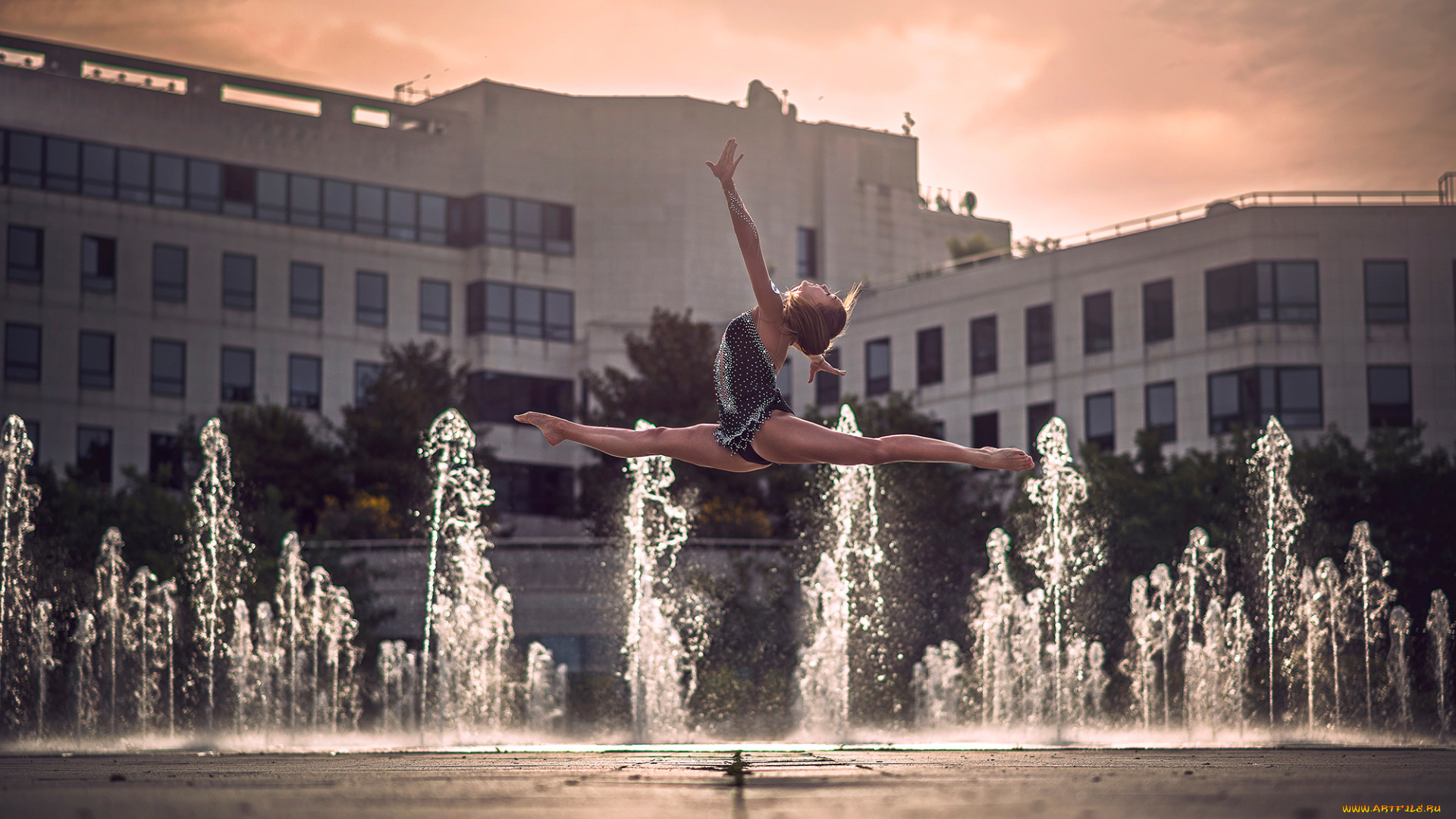 спорт, гимнастика, трико, samantha, ay, гимнастка, фонтан, город, полёт