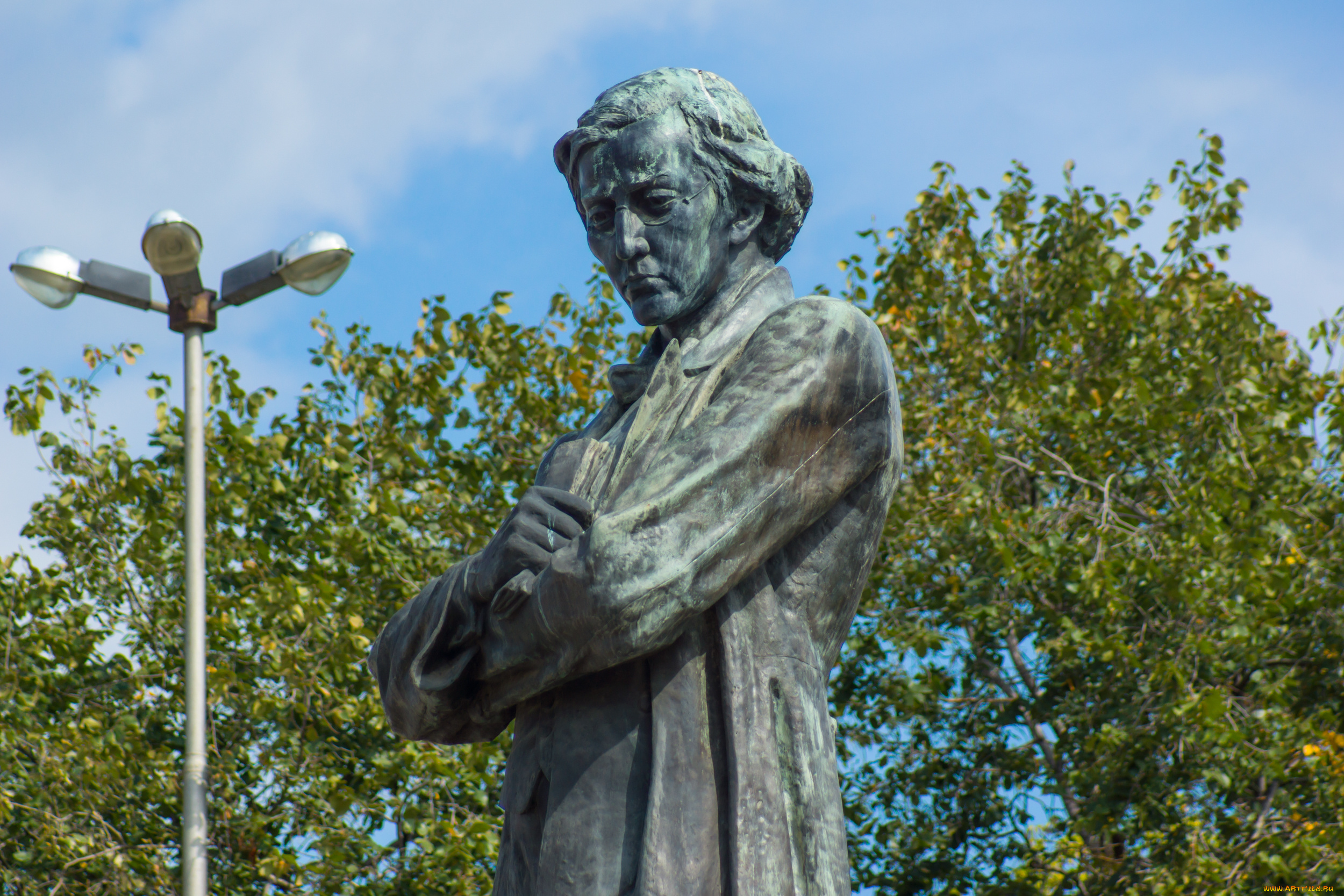 города, -, памятники, , скульптуры, , арт-объекты, памятник, чернышевский, вход, в, парк, липки, cаратов, лето, достопримечательности