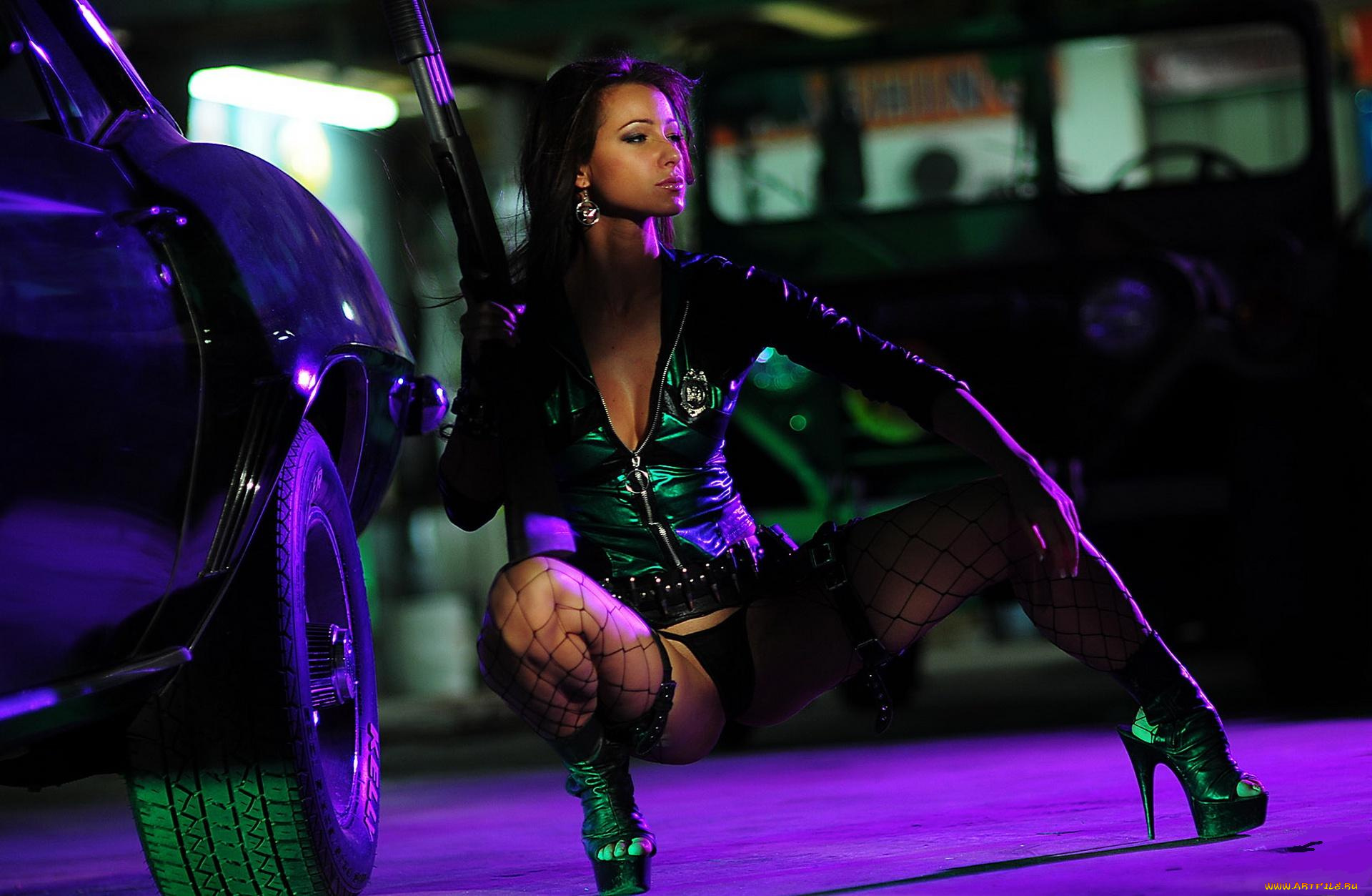 девушки, melisa, mendiny, , kristina, uhrinova, брюнетка, куртка, ружье, трусики, чулки, каблуки, машина