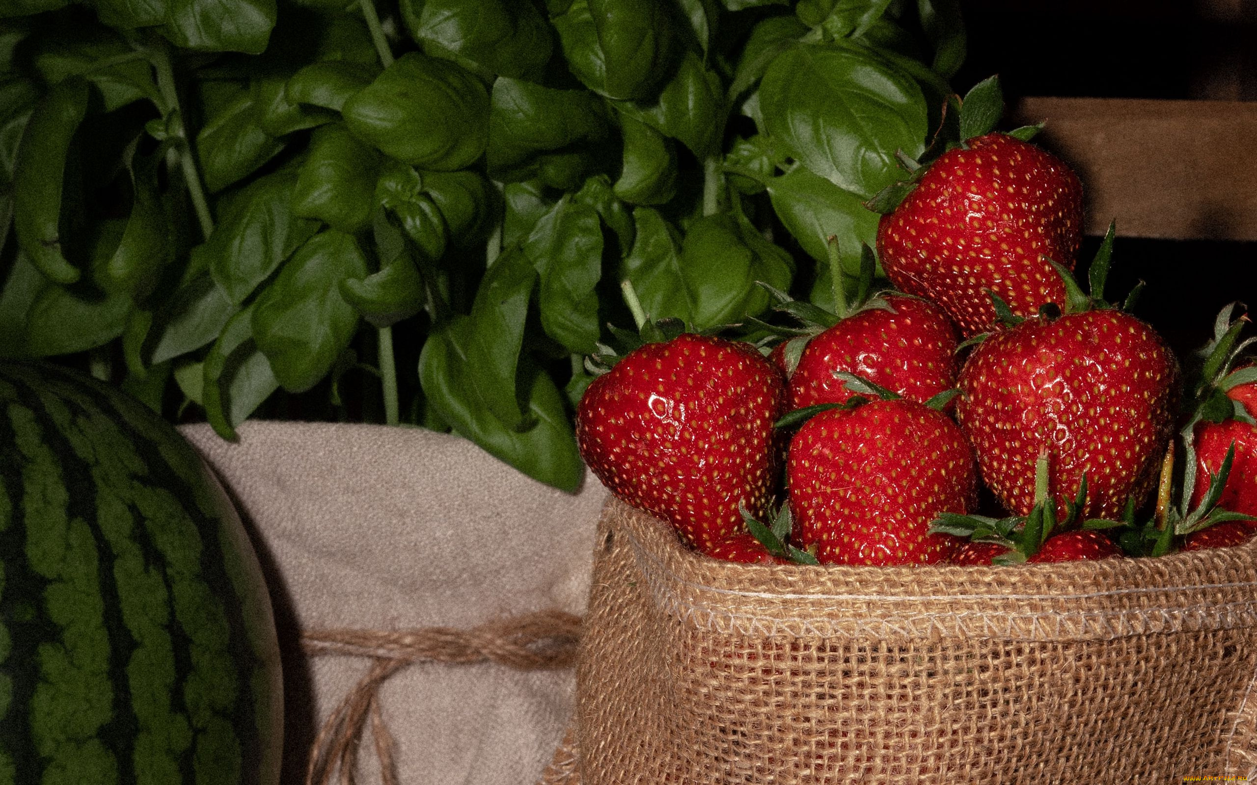 еда, фрукты, , ягоды, базилик, арбуз, клубника