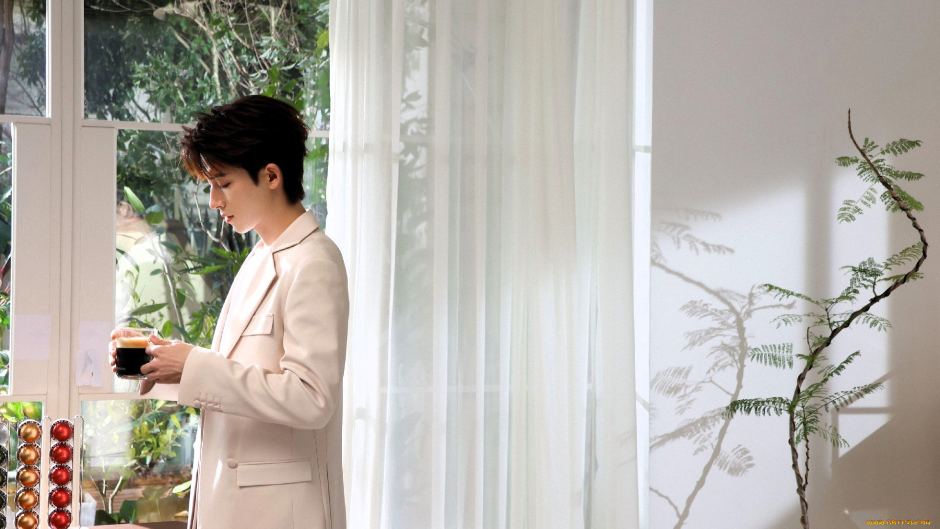 wang, xing, yue, мужчины, актер, костюм, чашка, окно