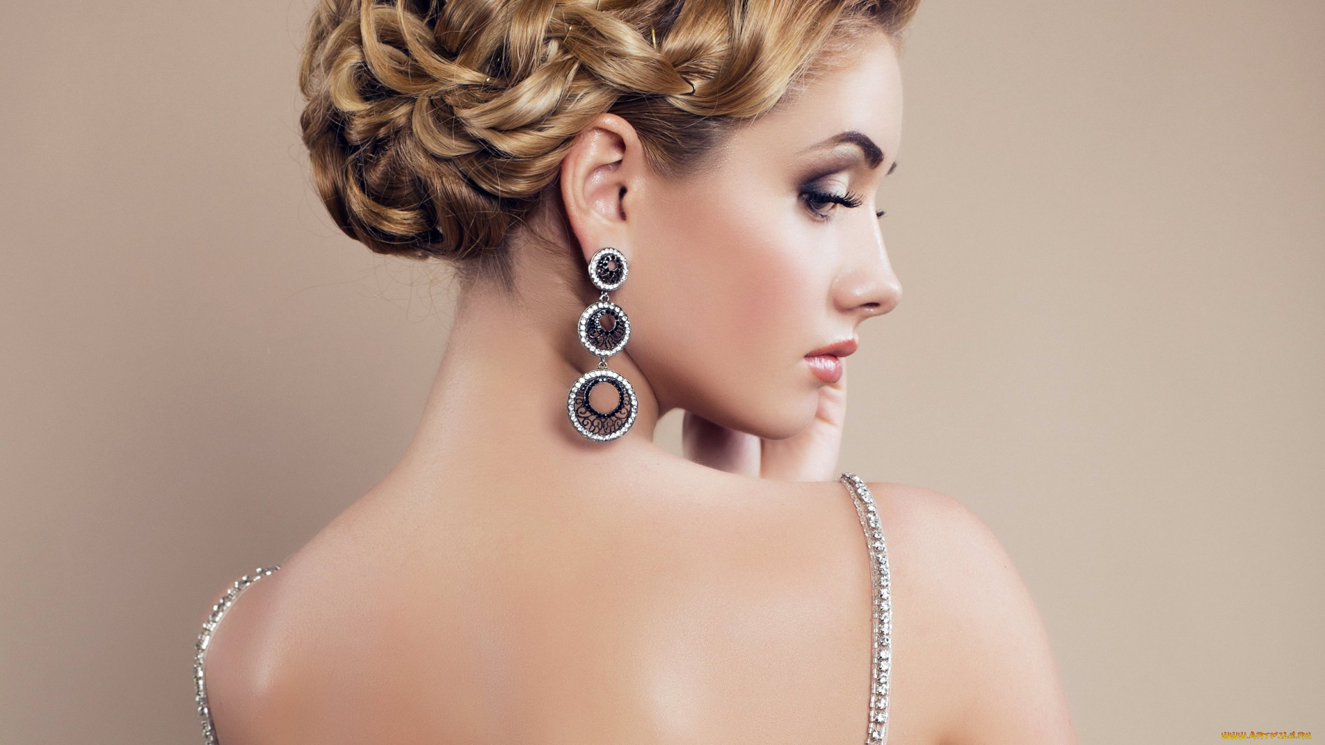 девушки, -unsort, , лица, , портреты, девушка, спина, платье, макияж, прическа, волосы, взгляд, фон