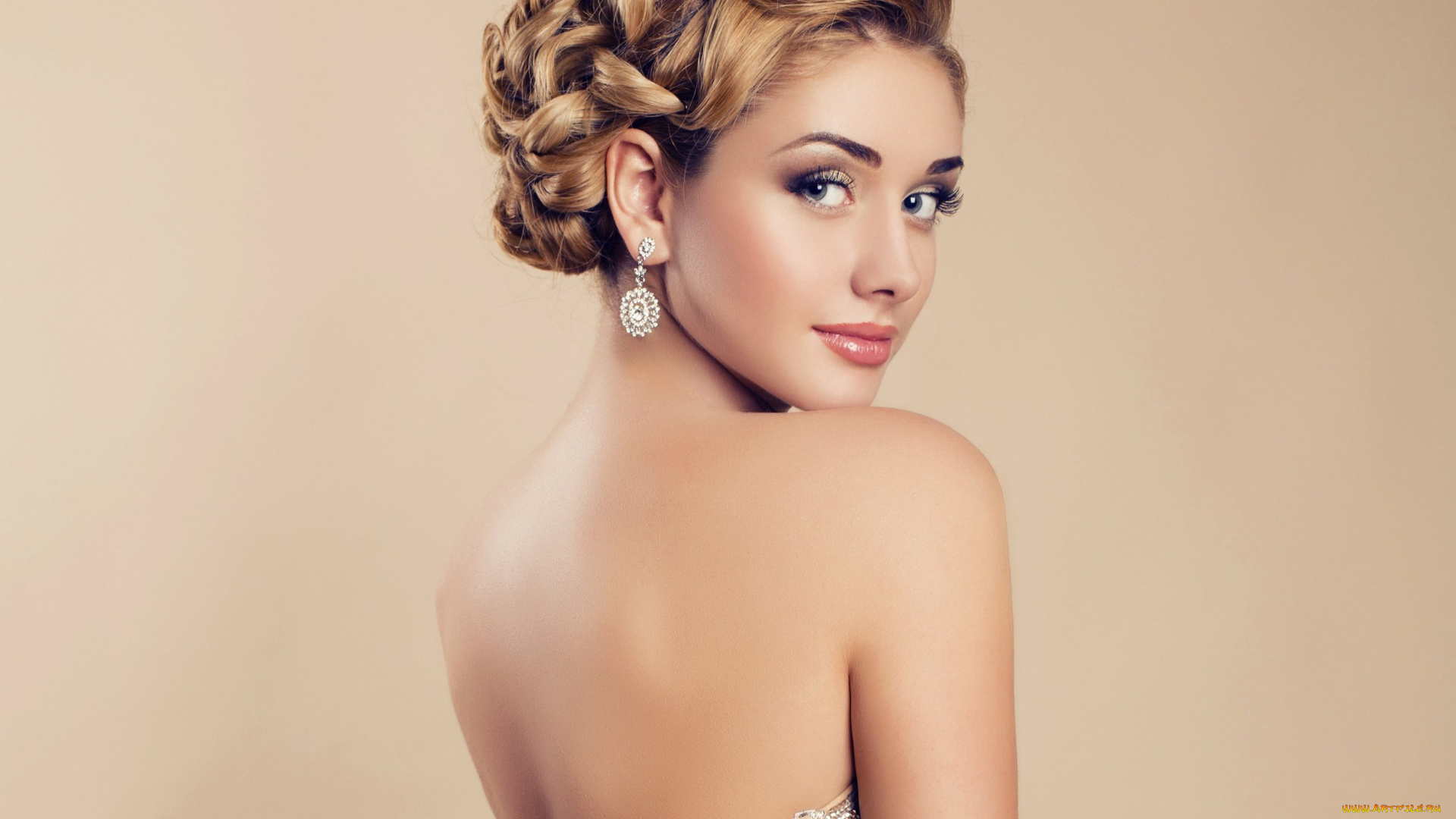 девушки, -unsort, , лица, , портреты, девушка, спина, платье, прическа, серьги, украшение, макияж, профиль