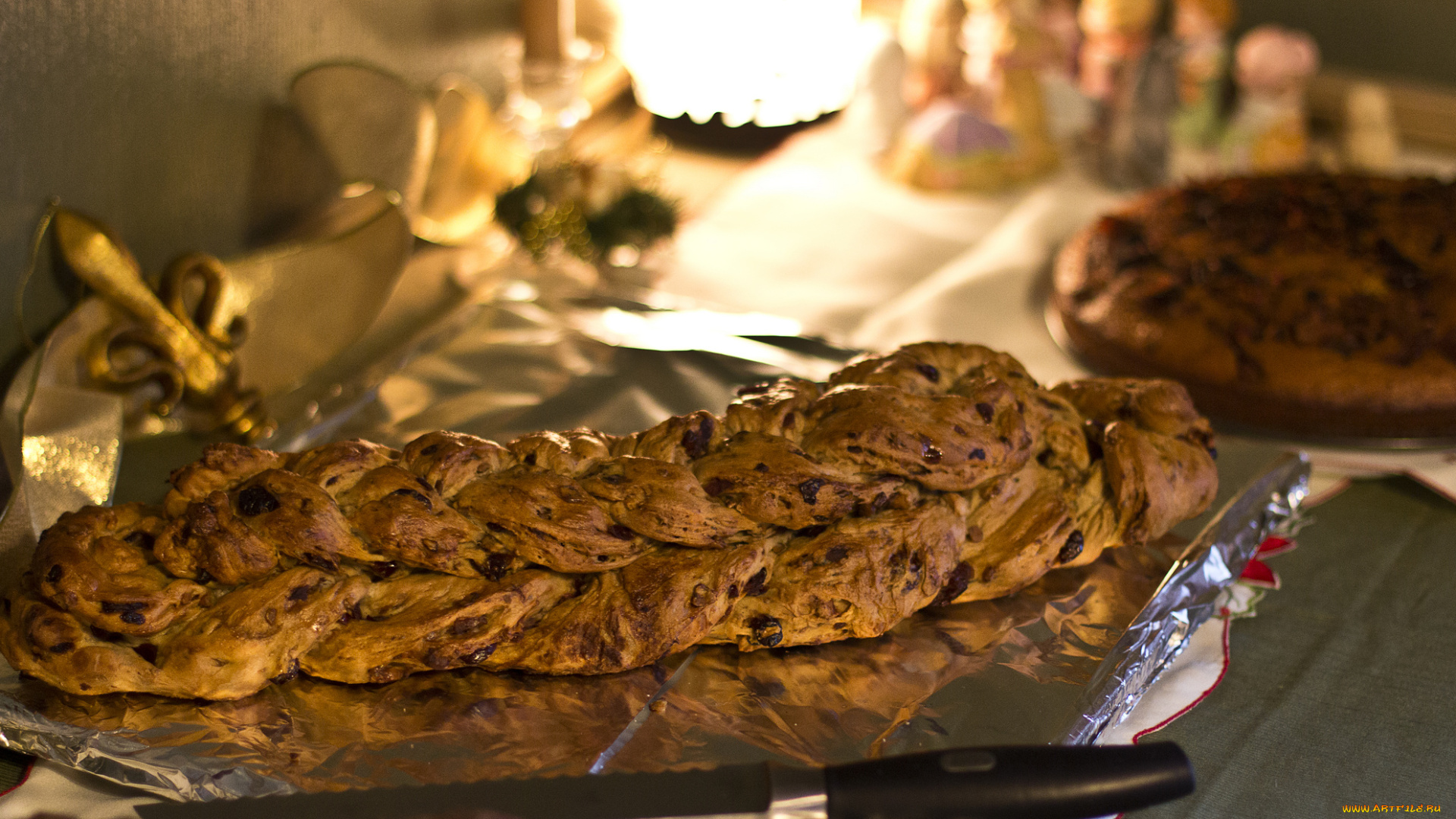 еда, хлеб, , выпечка, изюм, булка, стол