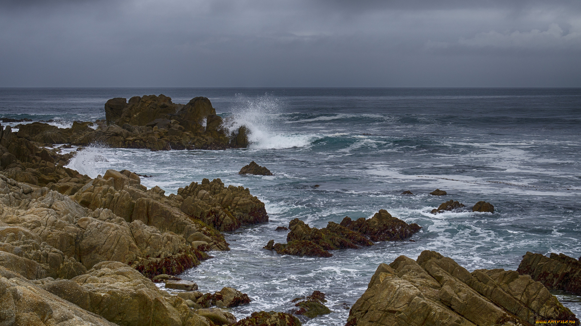 природа, побережье, брызги, прибой, камни, океан, горизонт, тучи