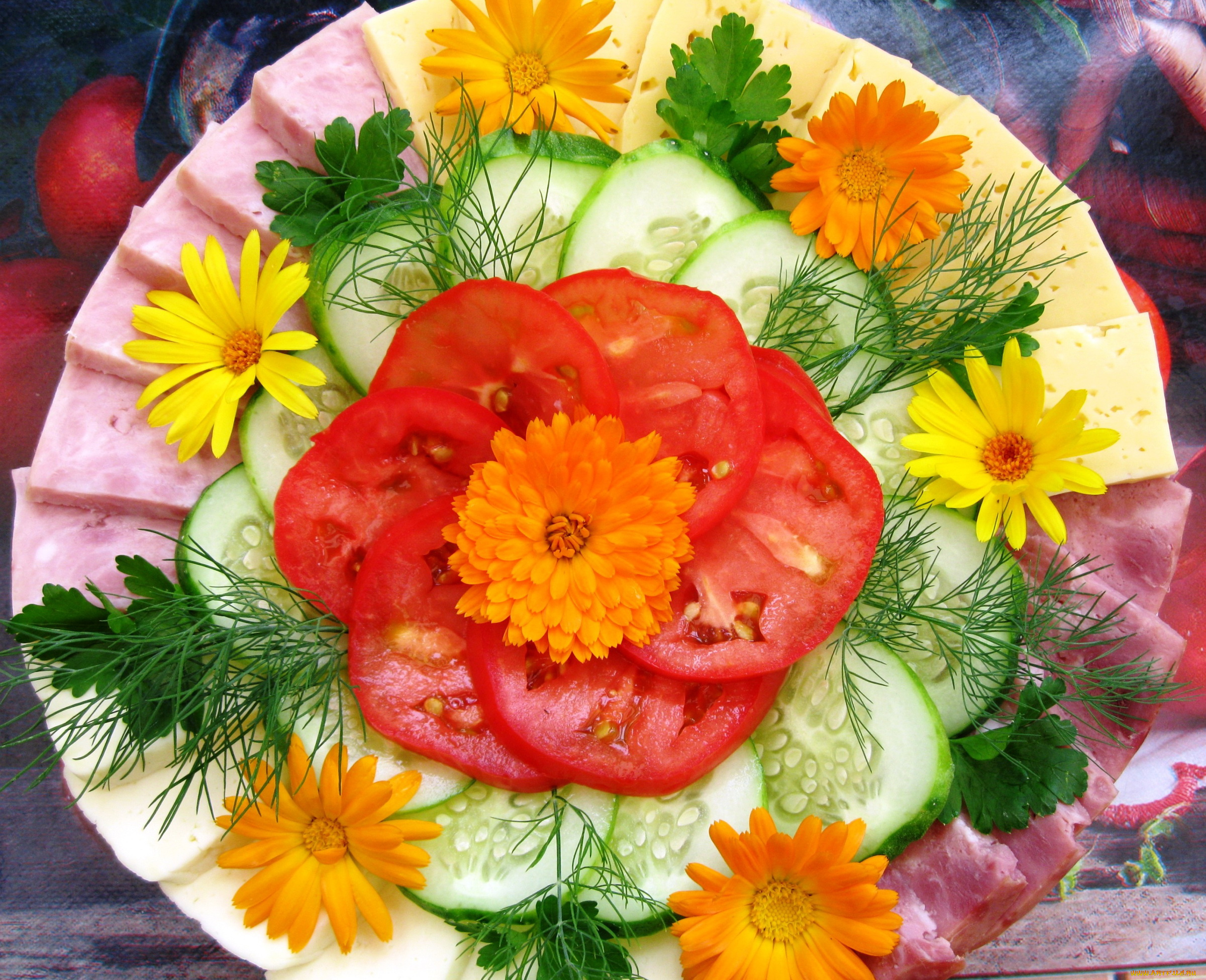 еда, салаты, , закуски, огурцы, помидоры, колбаса, сыр, ветчина