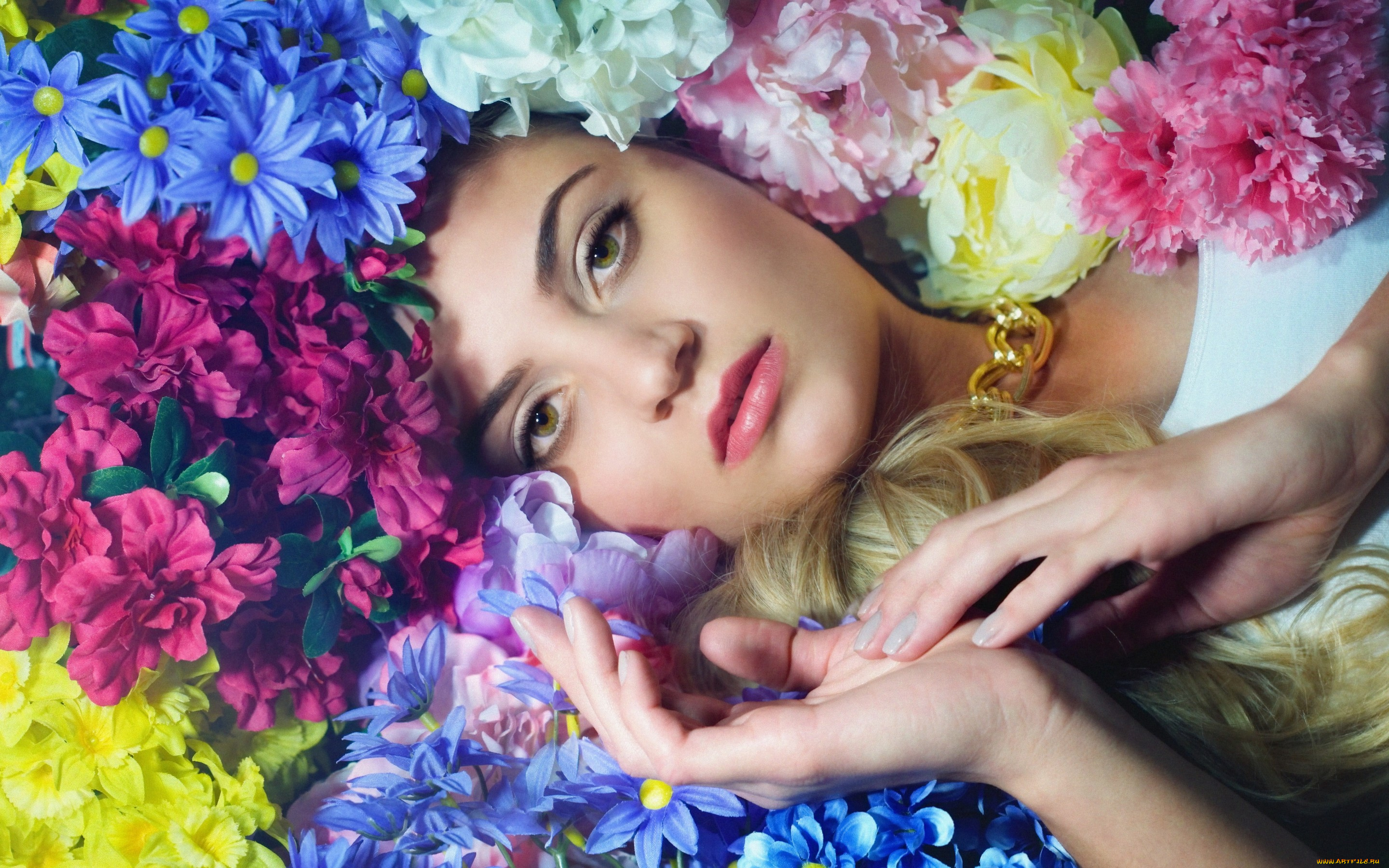 девушки, -unsort, , лица, , портреты, руки, цветы, взгляд, лицо