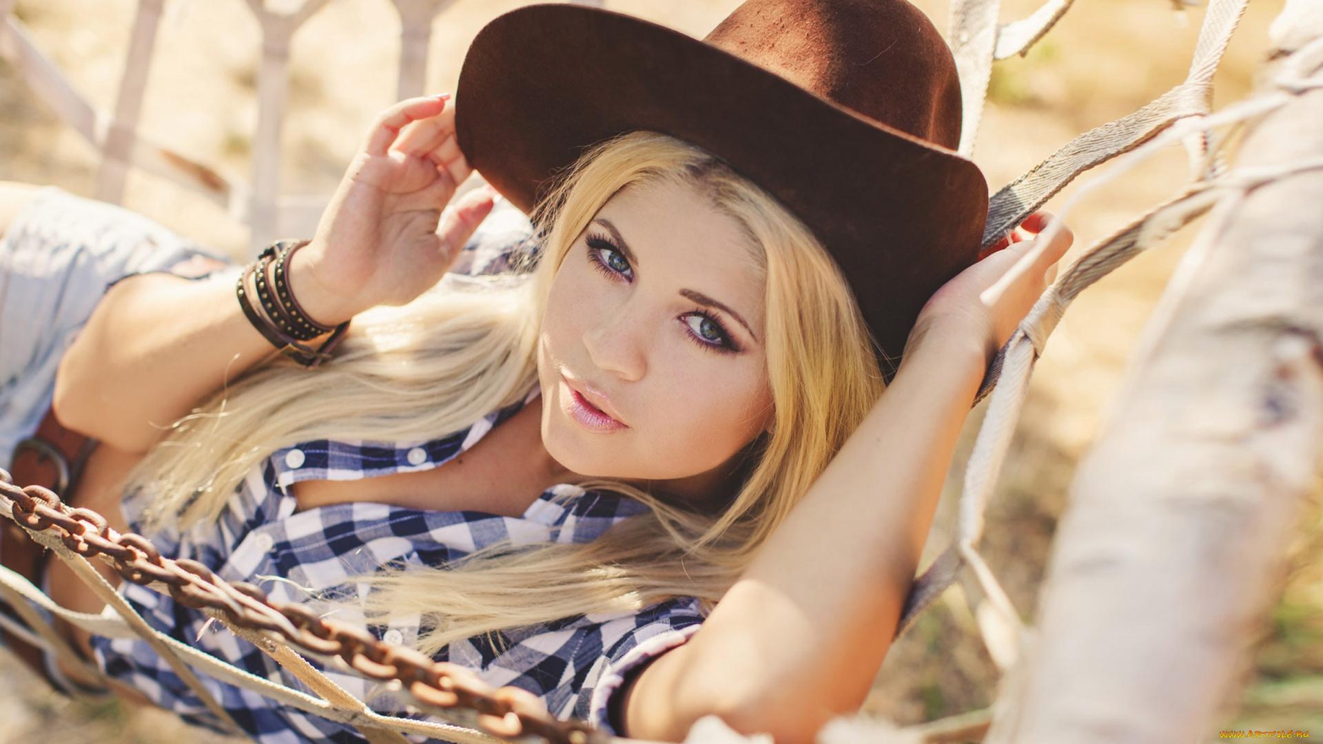 девушки, -, блондинки, , светловолосые, девушка, модель, блондинка, вестерн, ковбой, шляпа, стетсон, кожа, взгляд, макияж, флирт, кантри