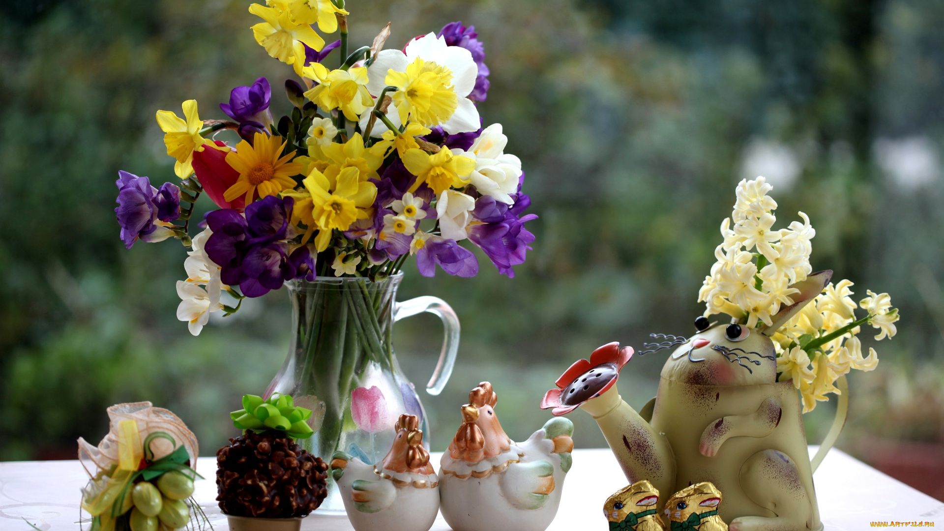 цветы, букеты, композиции, нарциссы, фрезия, гиацинт, курочки, кролики