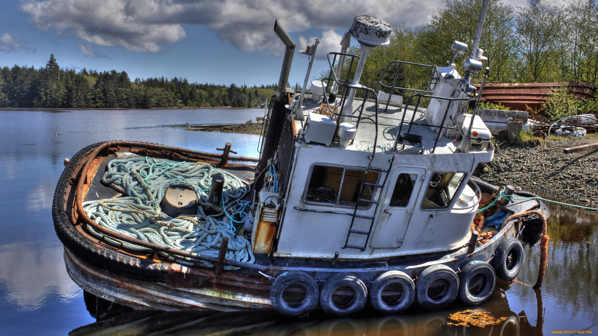 корабли, баркасы, буксиры, река, крен