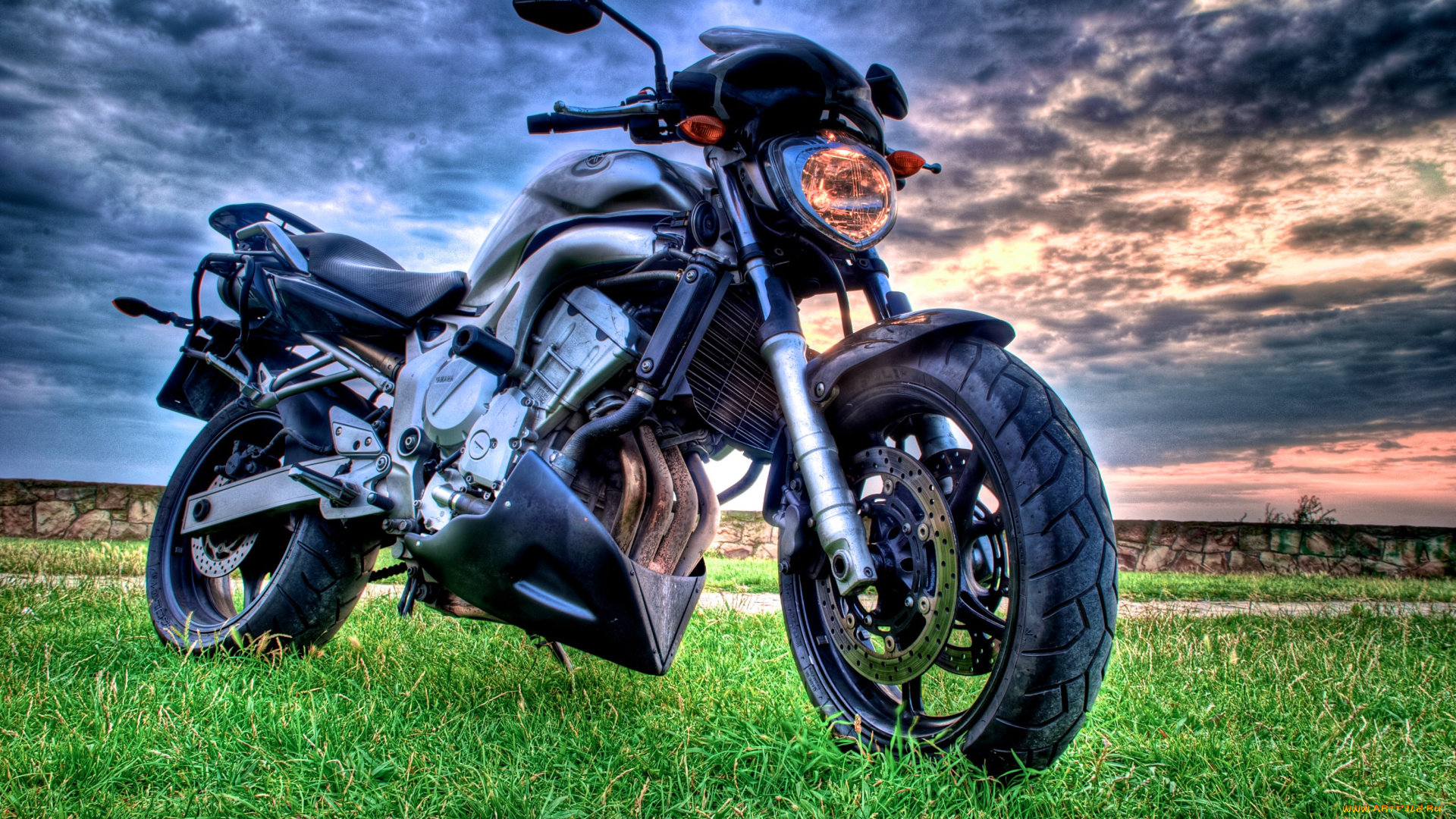 мотоциклы, yamaha, трава