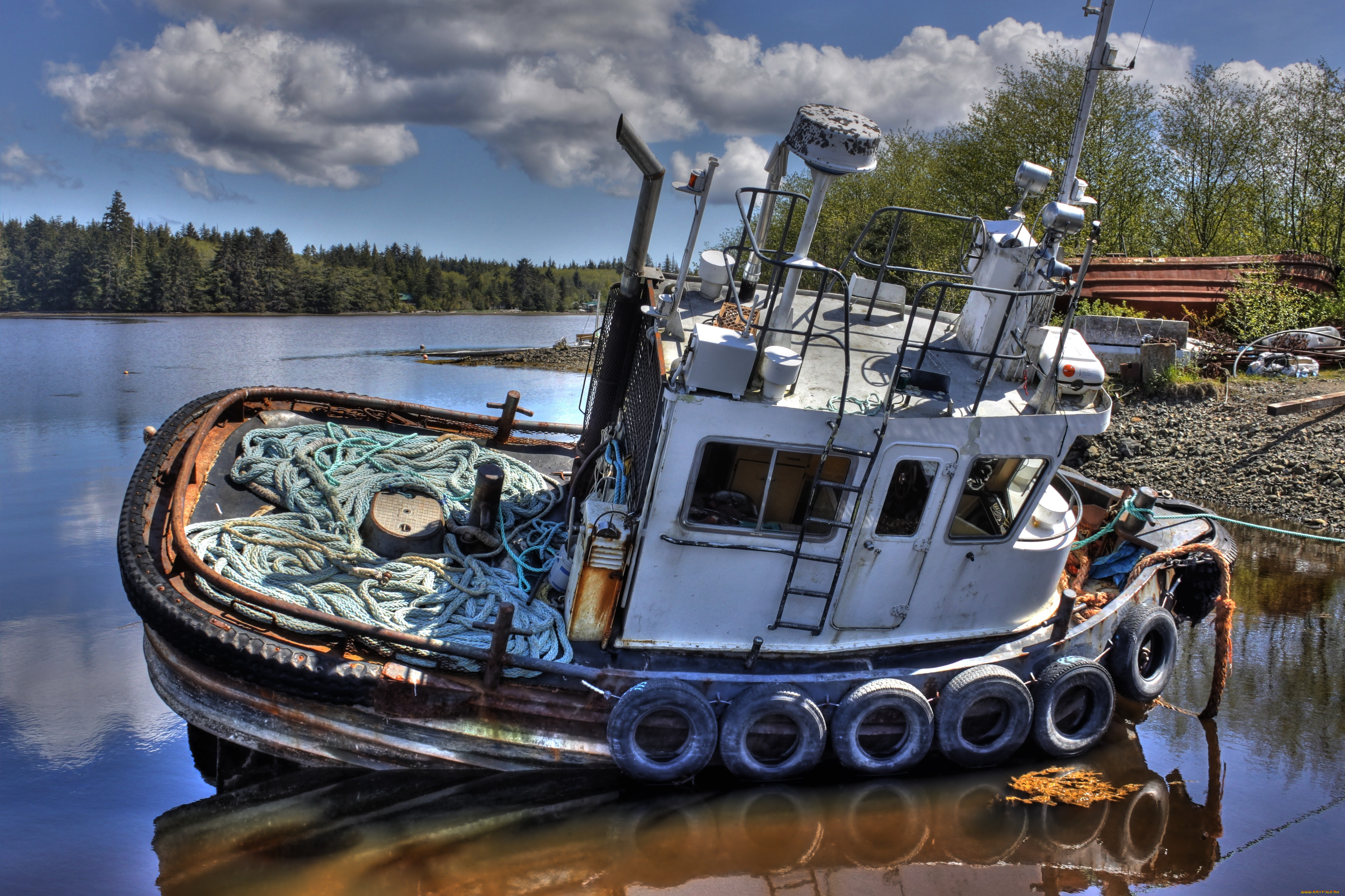 корабли, баркасы, буксиры, река, крен