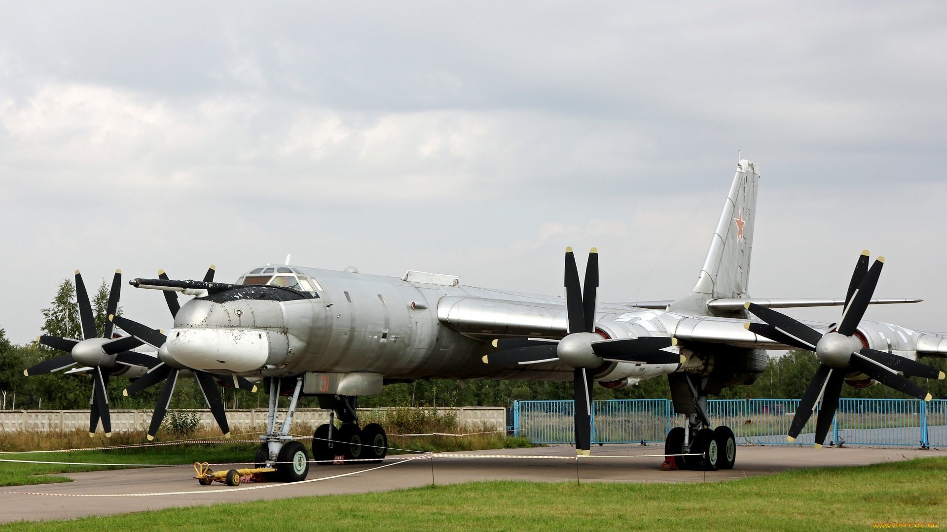 авиация, памятник, самолёту, крыло, ту-95, медведь