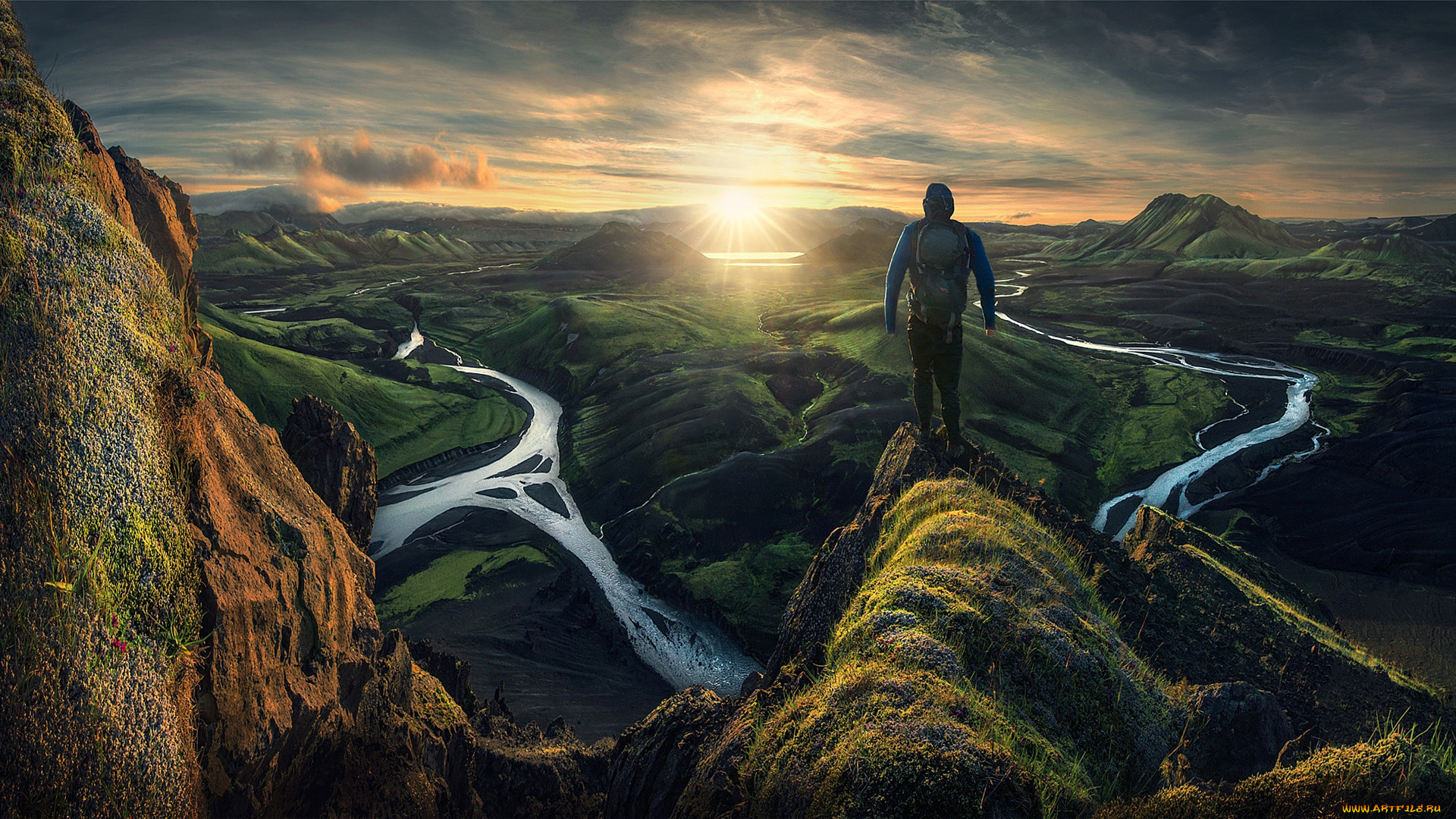 природа, пейзажи, исландия, солнце, небо, панорама, река, высота, горы, рассвет, человек, возвышенность