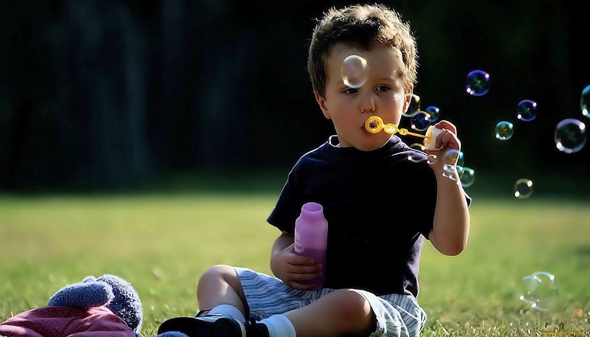 разное, люди, мальчик, лужайка, мыльные, пузыри