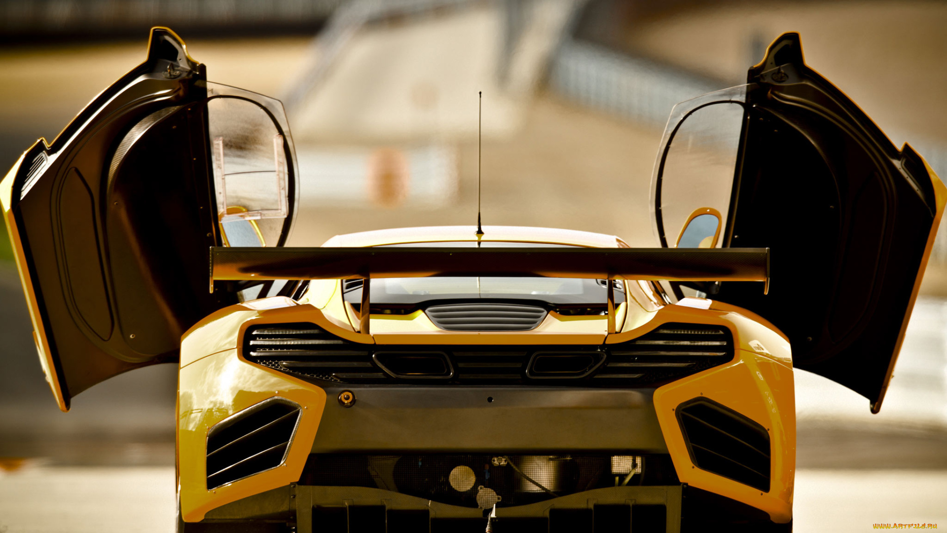 автомобили, mclaren