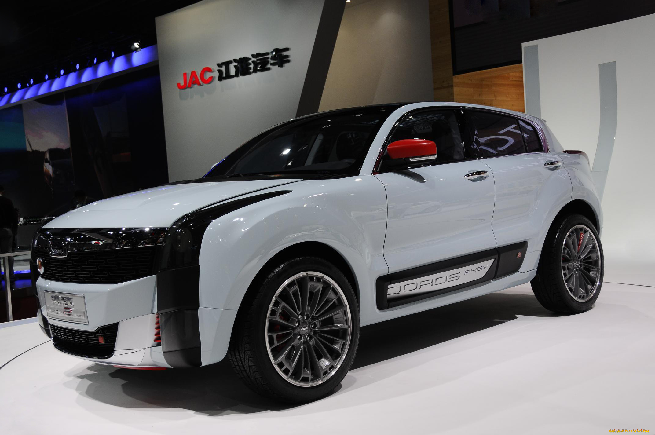 qoros-2, phev, hybrid, crossover, concept, 2015, автомобили, выставки, и, уличные, фото, hybrid, phev, qoros-2, автосалон, выставка, белый, 2015, concept, crossover