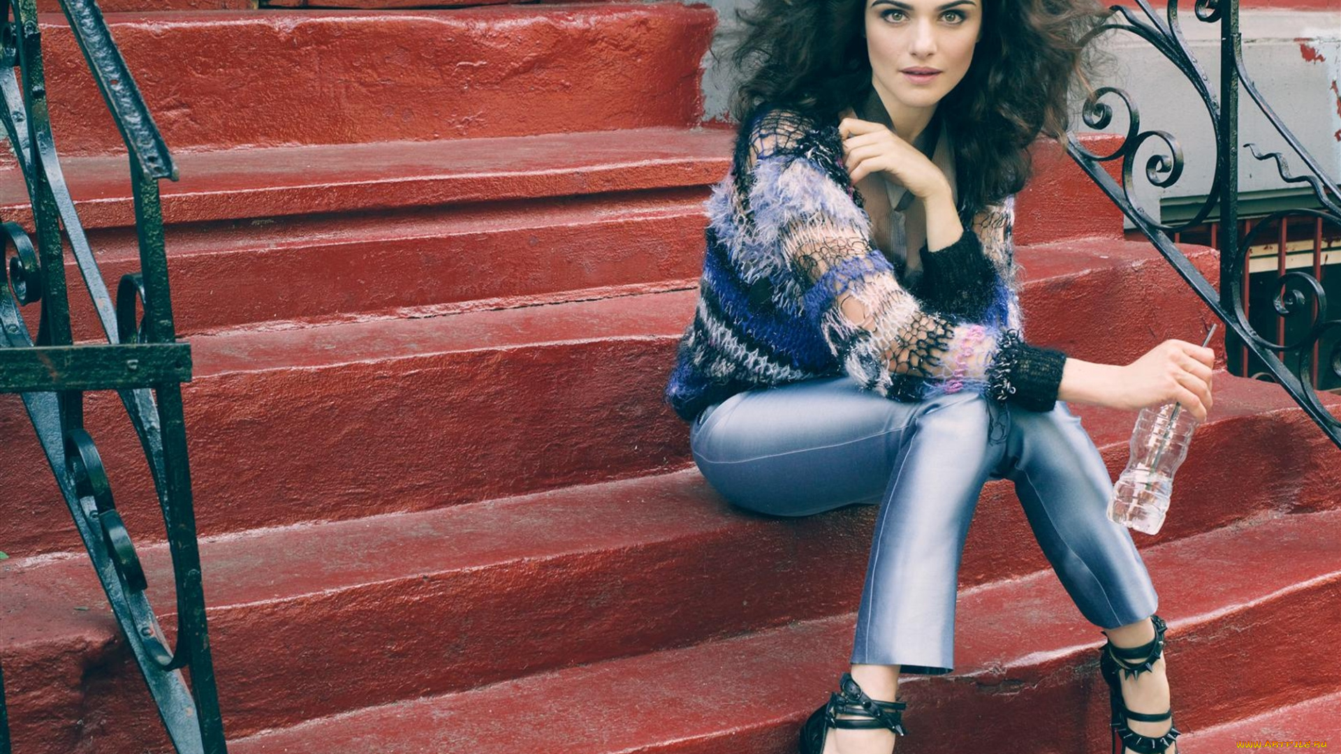 девушки, -unsort, , брюнетки, , шатенки, каблуки, актриса, брюнетка, кофта, брюки, бутылка, ступени